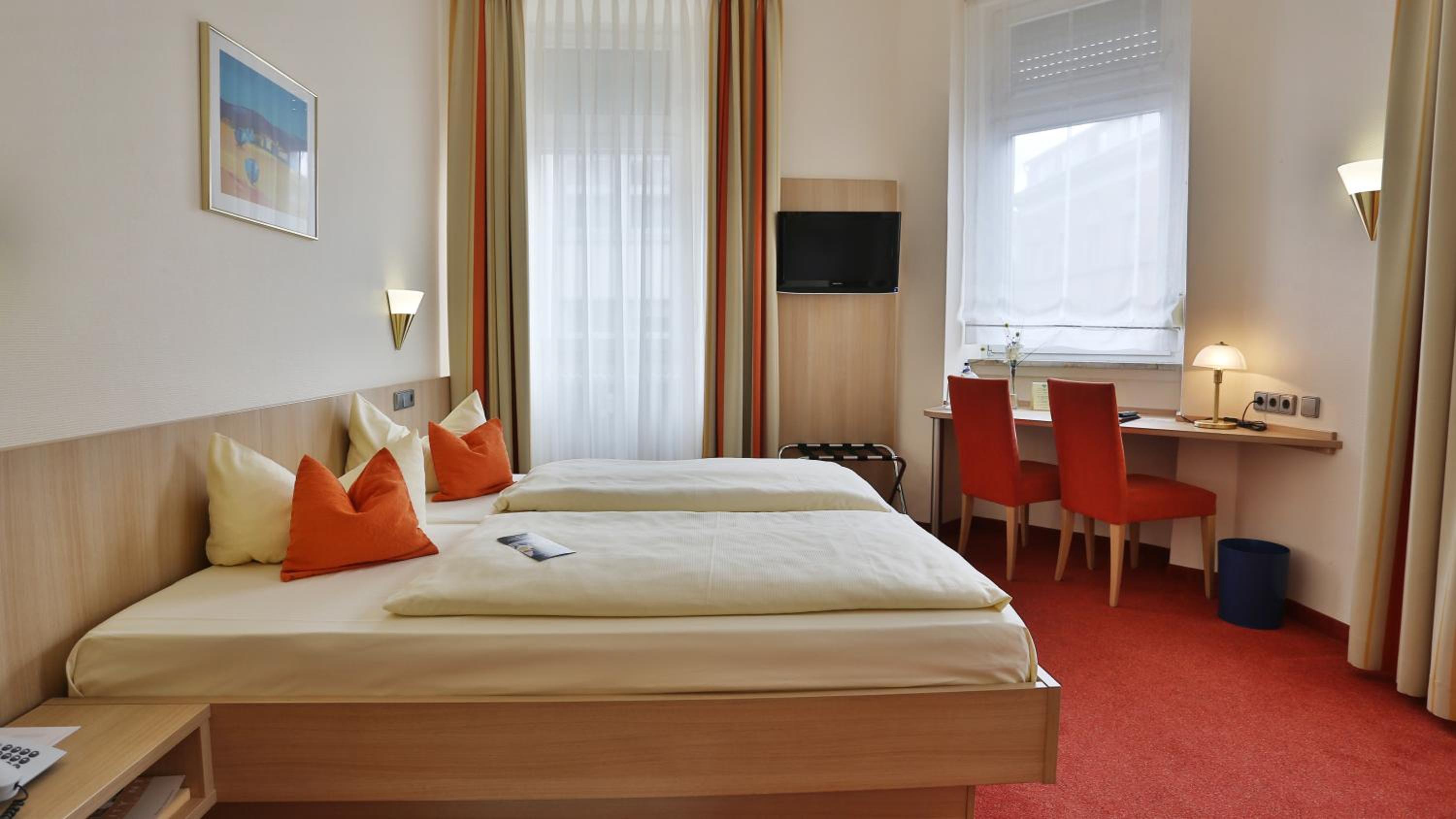 Economy Double Room - Photo 3