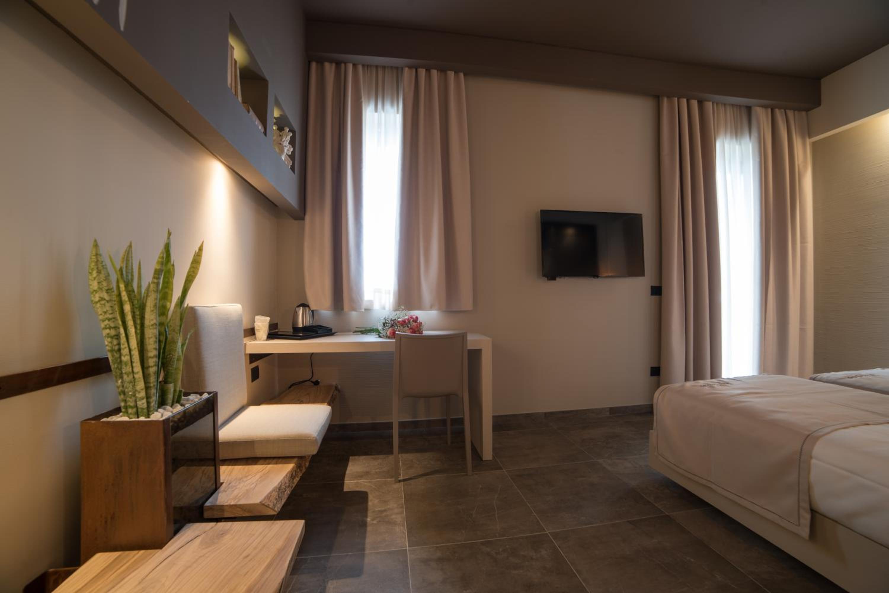 Superior Queen Room with Sea View - Photo 6