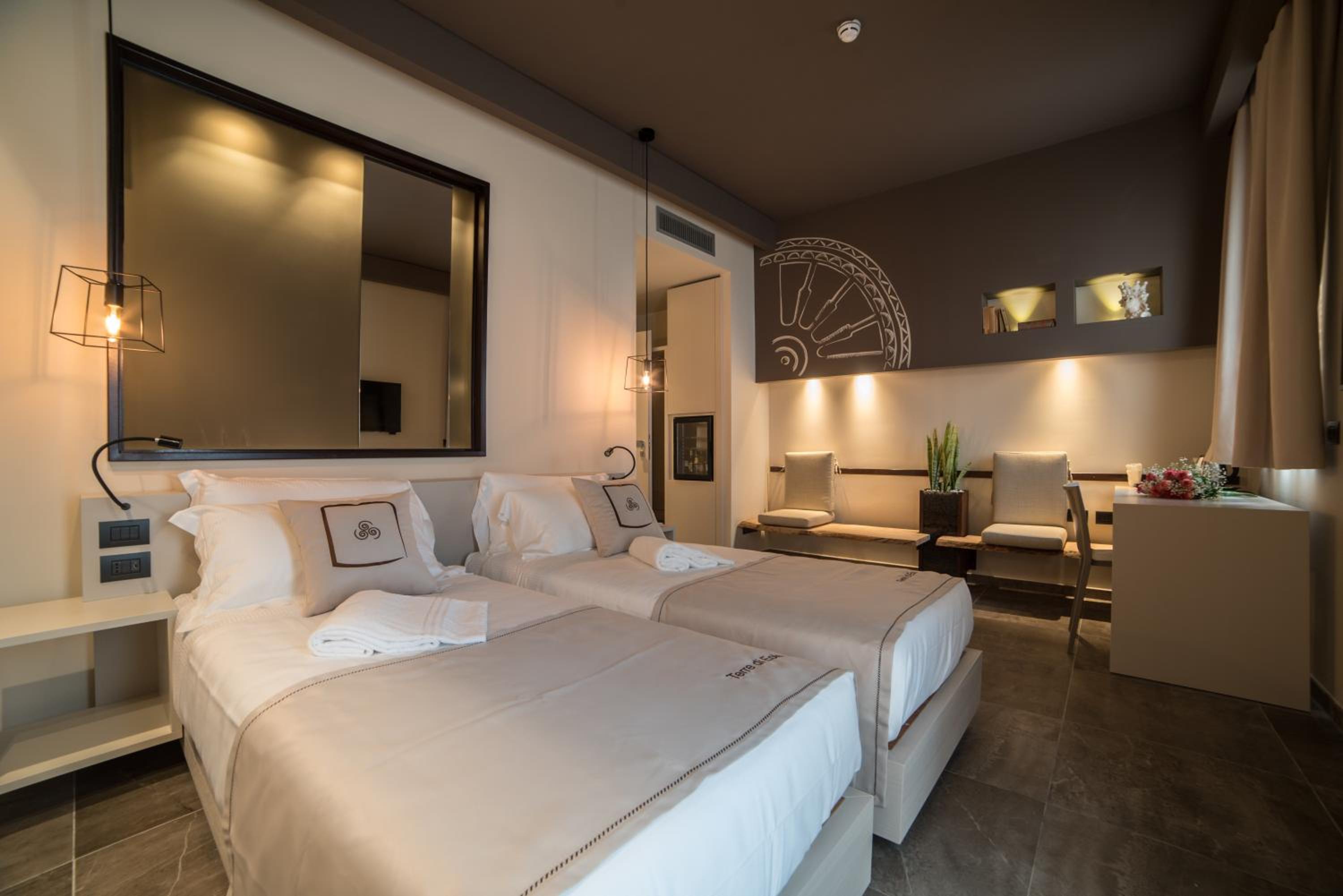 Superior Queen Room with Sea View - Photo 11