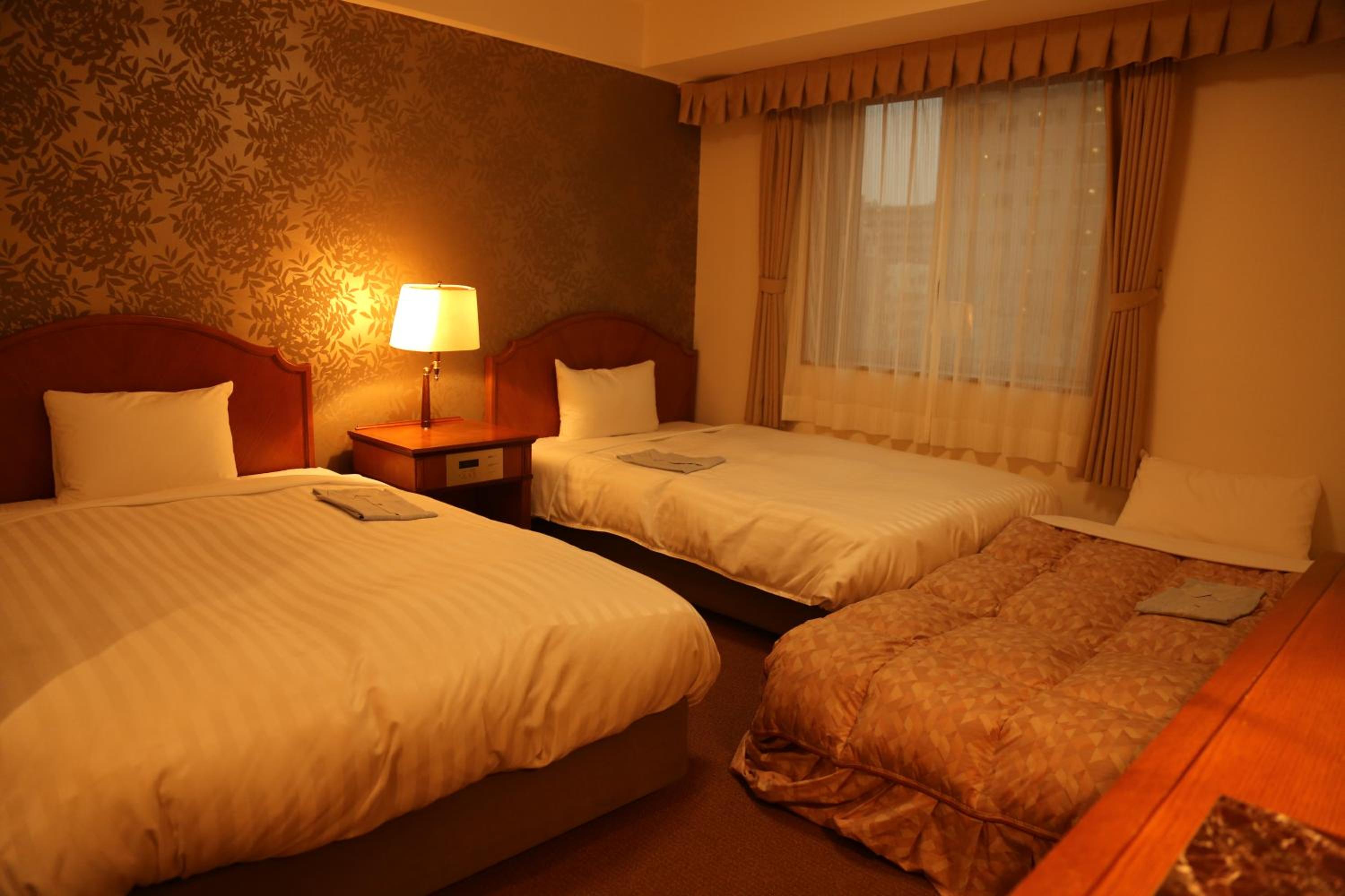 Triple Room - Non-Smoking photo 2