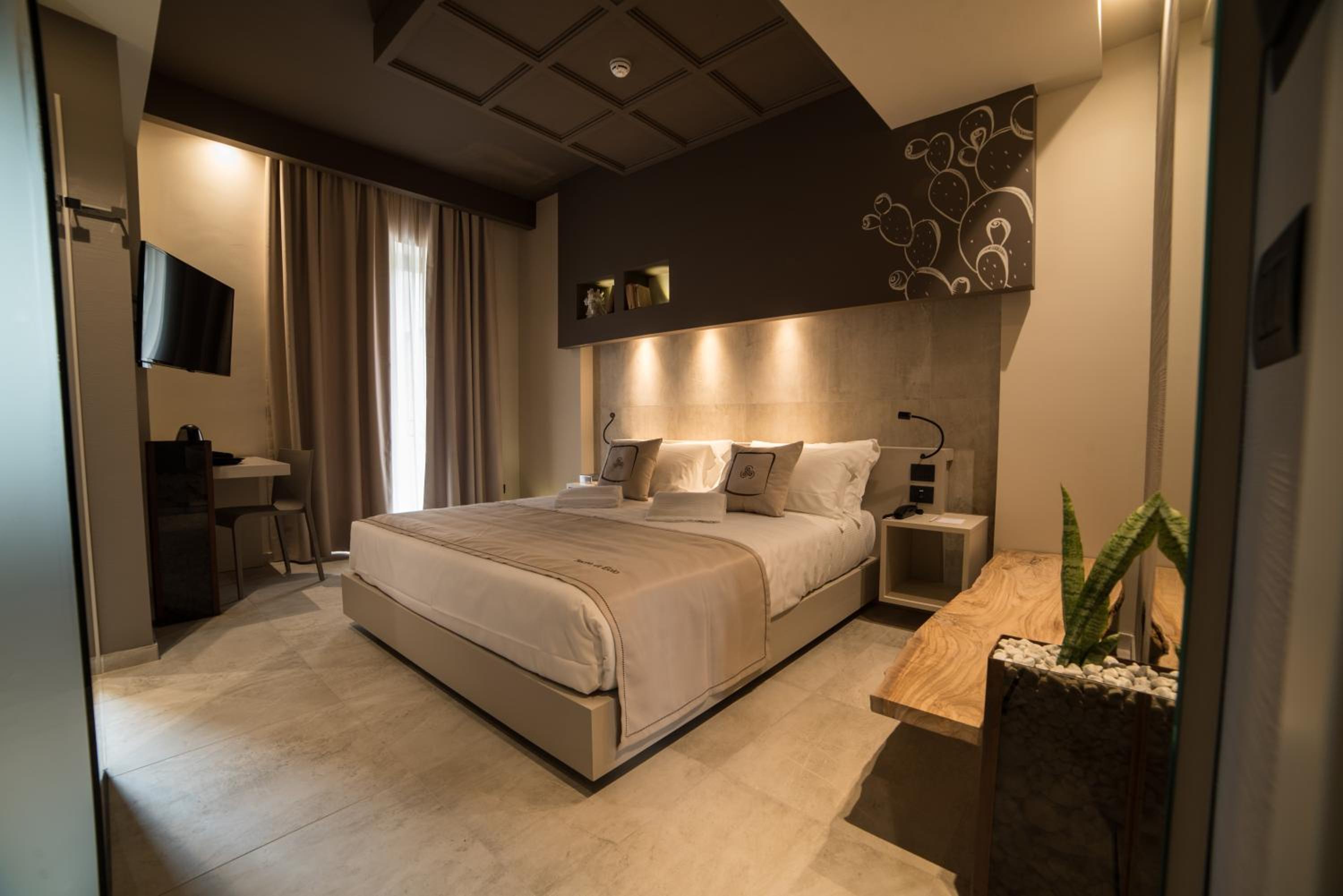 Comfort Queen Room - Photo 21