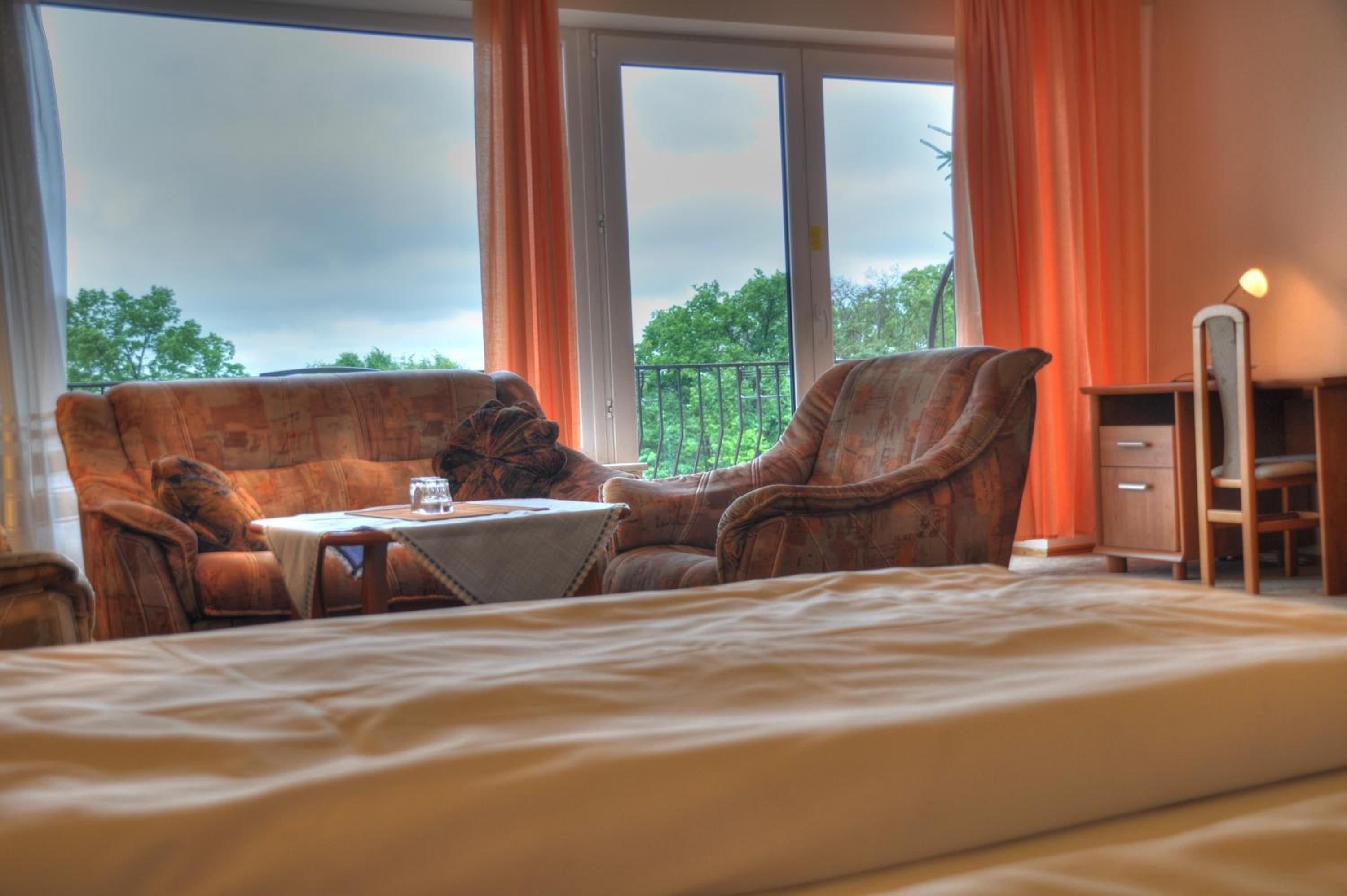 Deluxe Double Room with Balcony - Photo 4