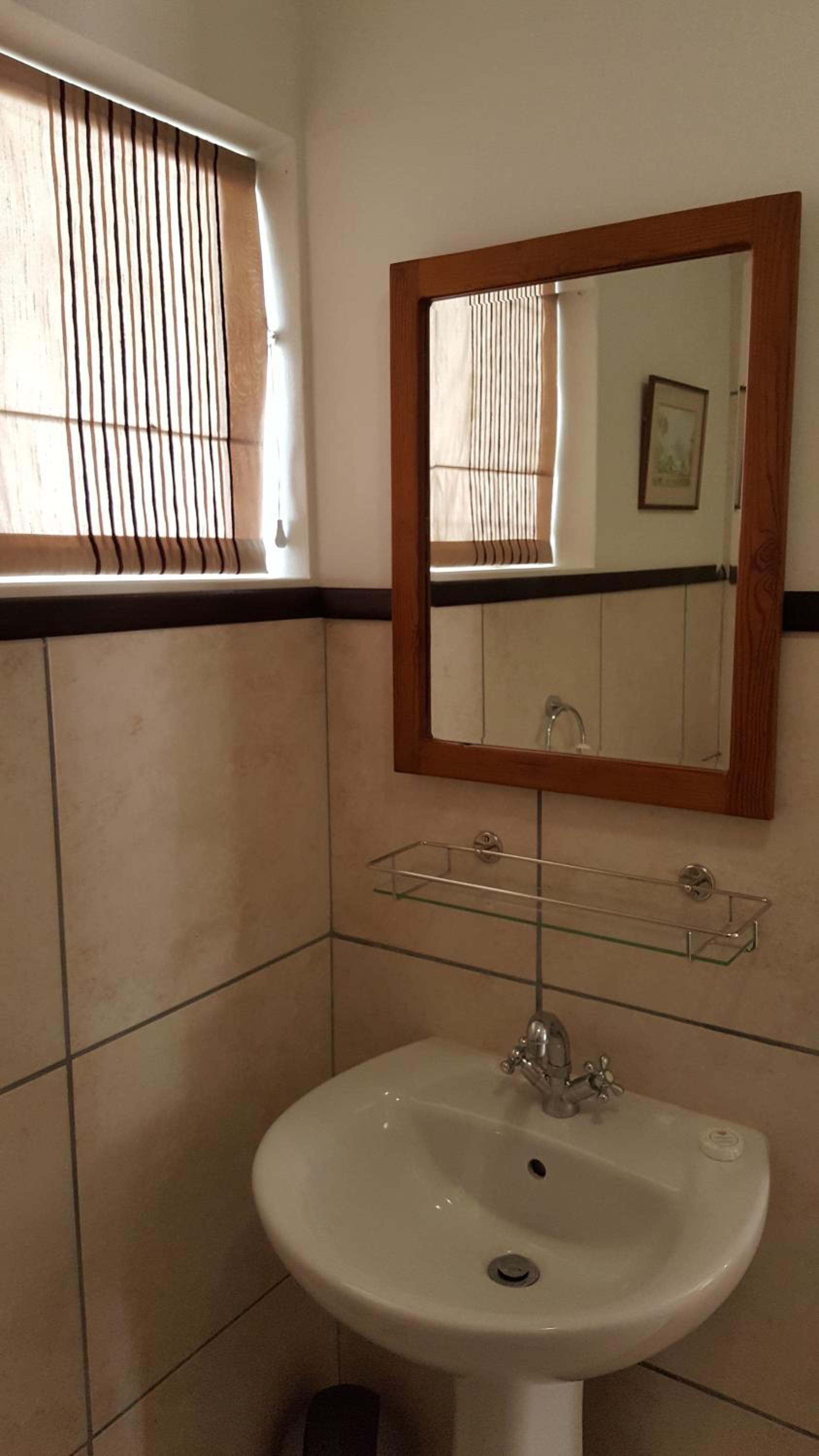 Twin Room - Photo 7