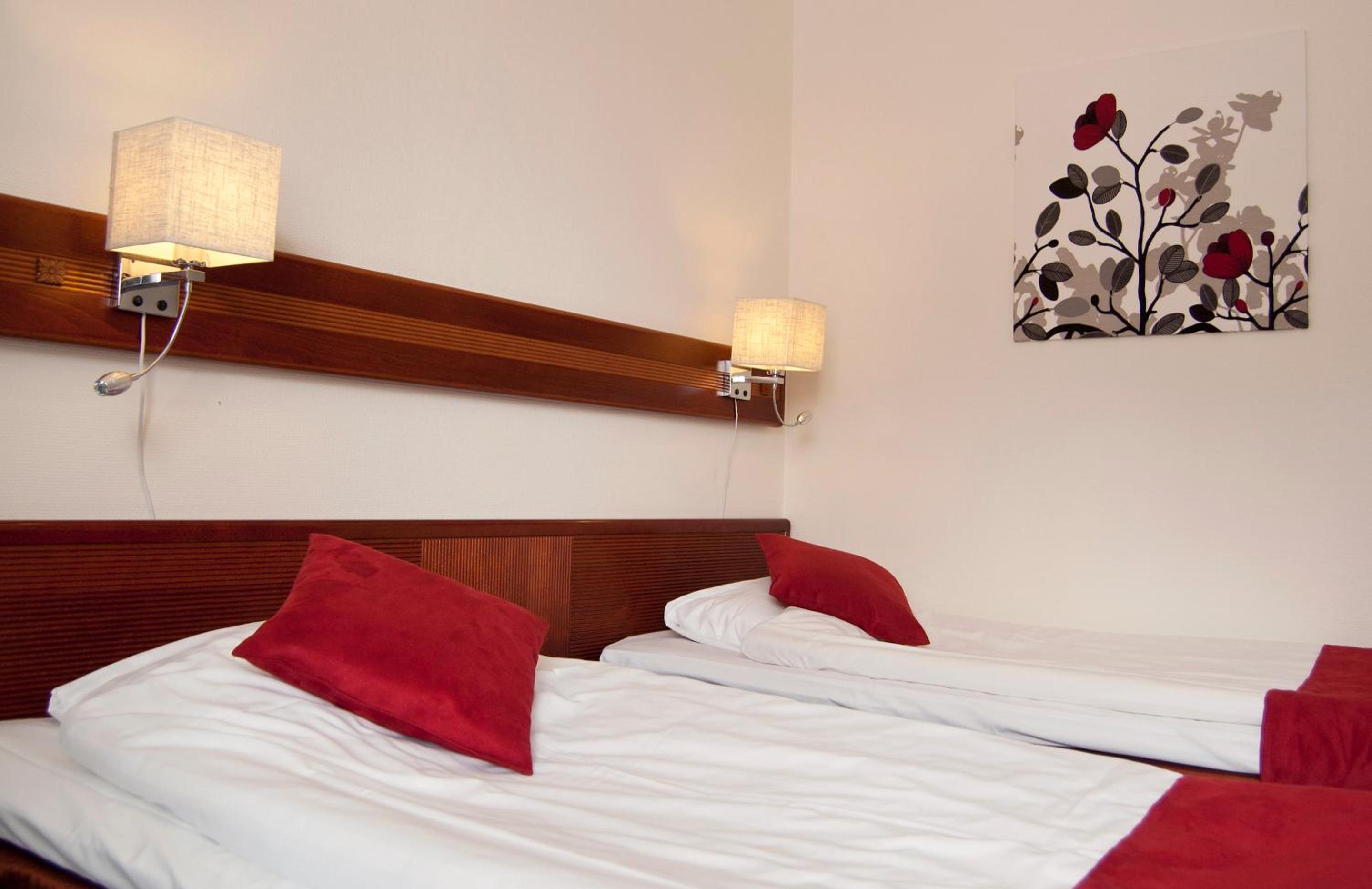 Standard Twin Room photo 2