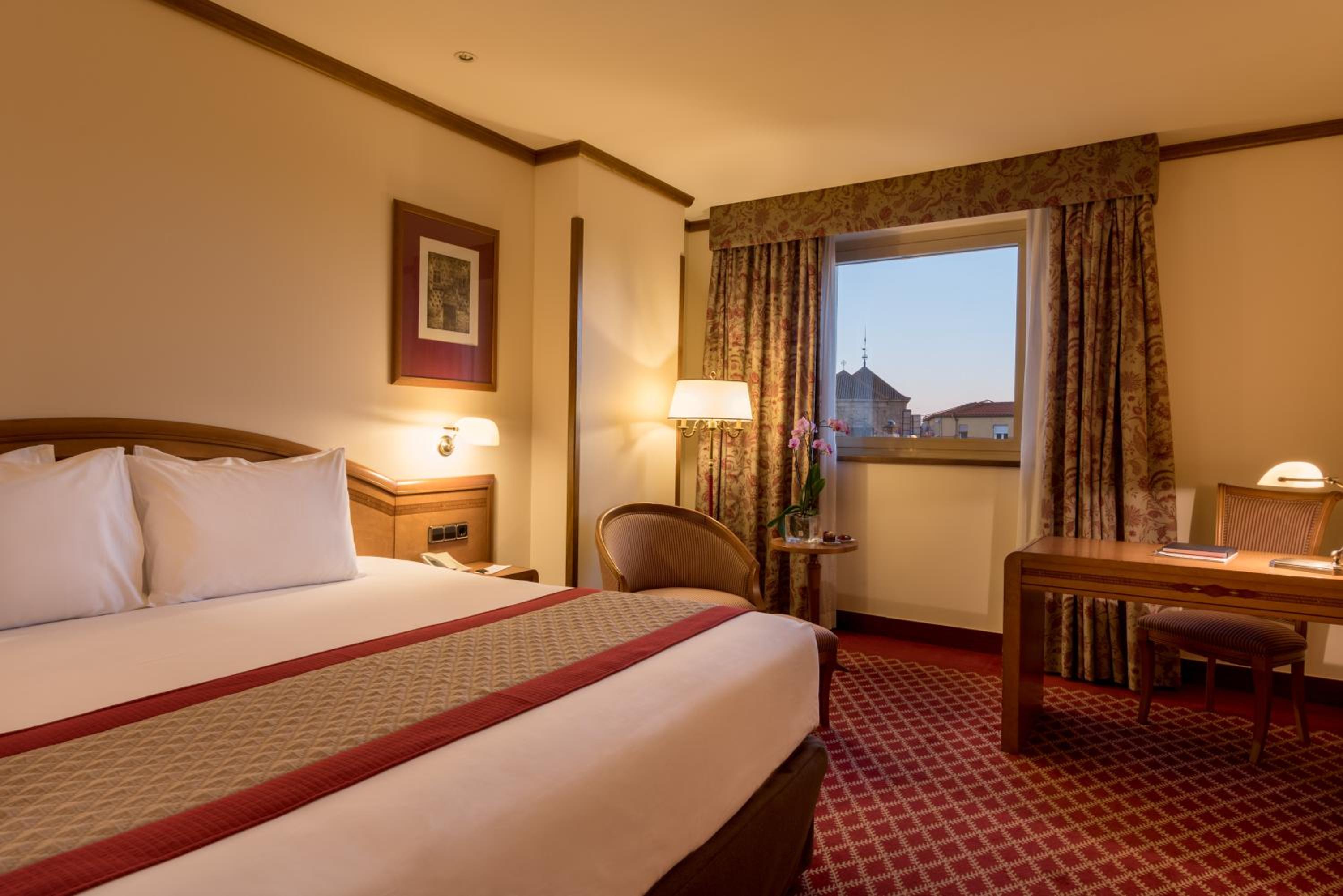 Premium Twin Room - Photo 1