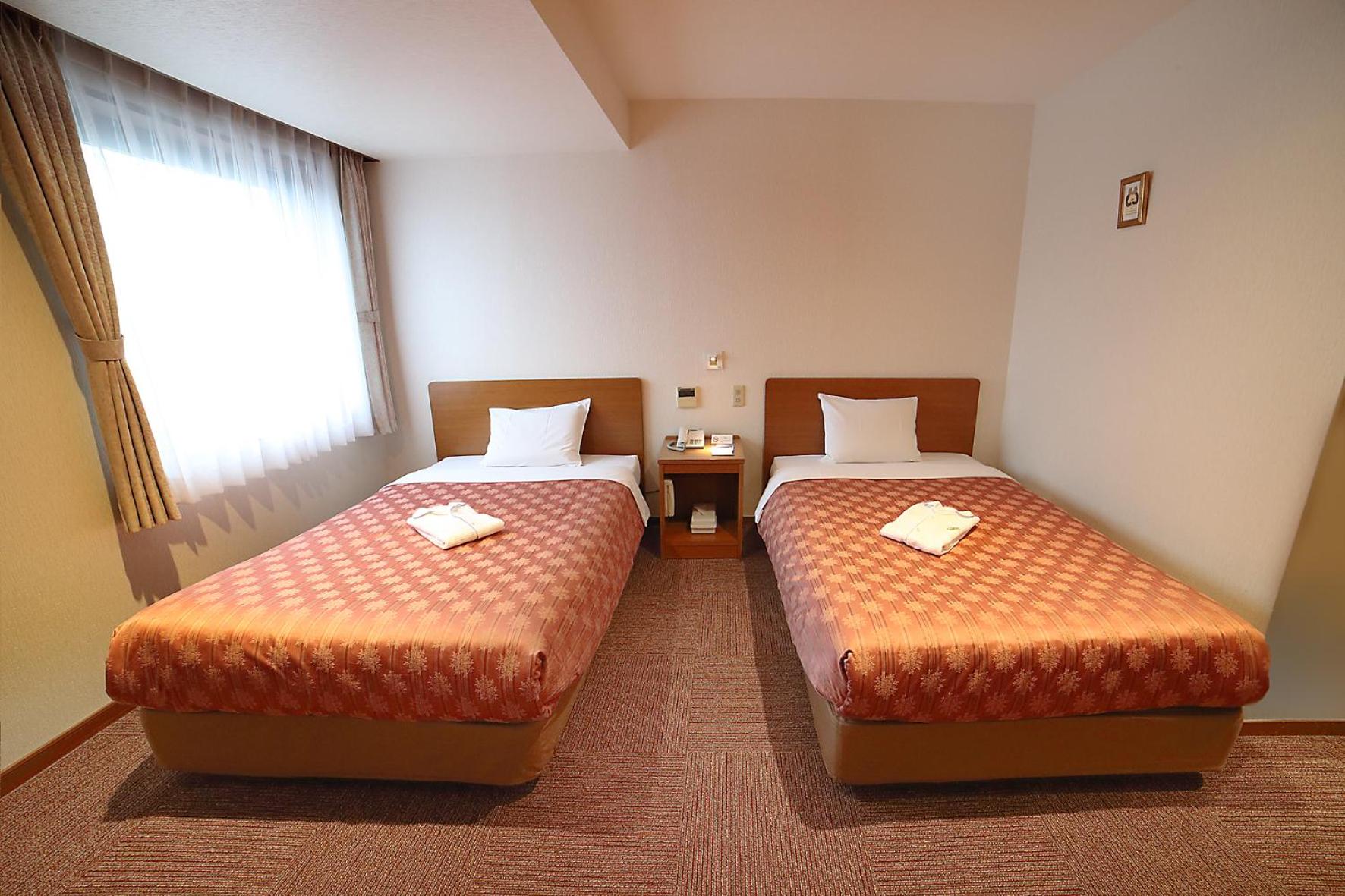 Standard Twin Room - Non-Smoking - Photo 3