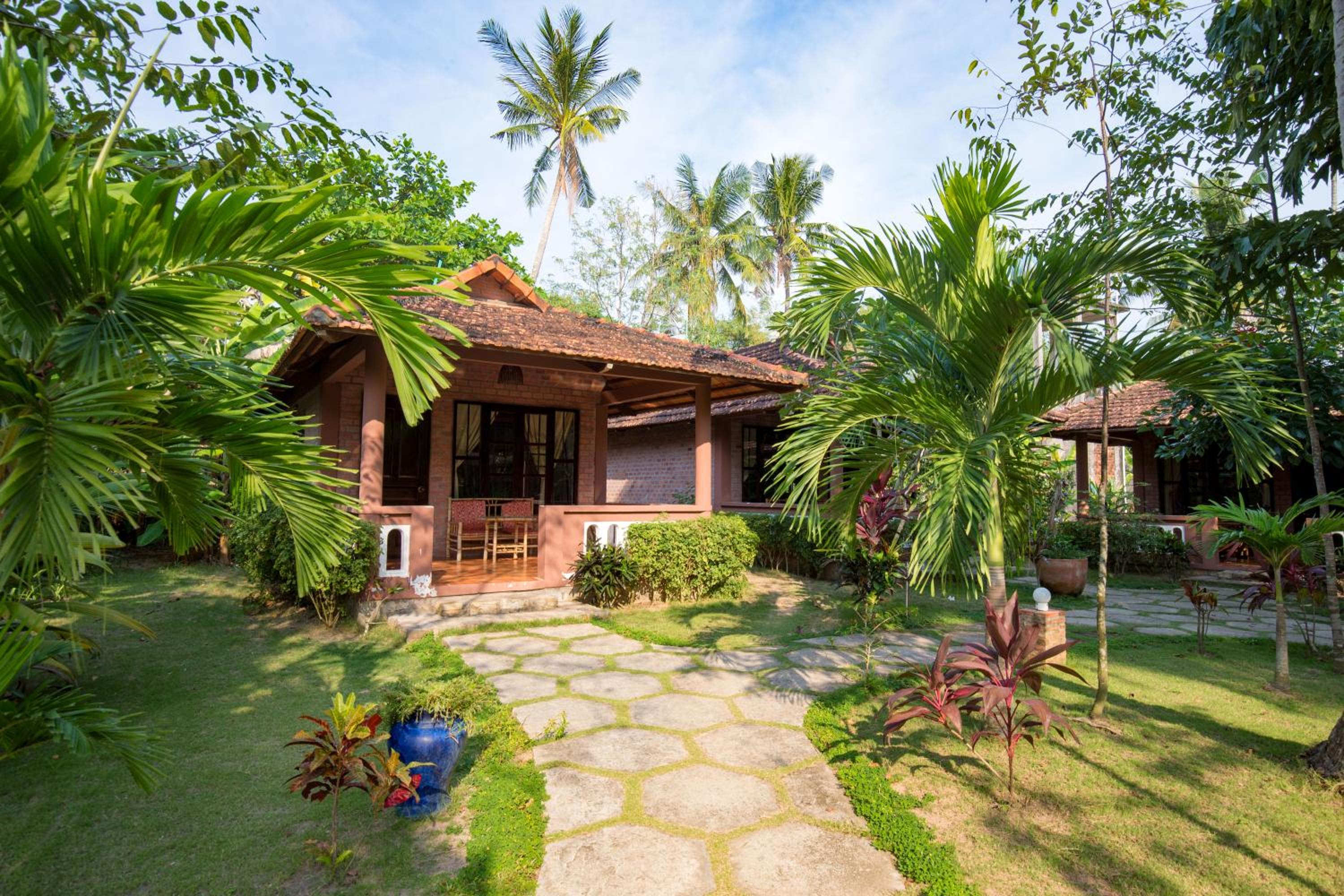 Bungalow with Garden View thumbnail 6