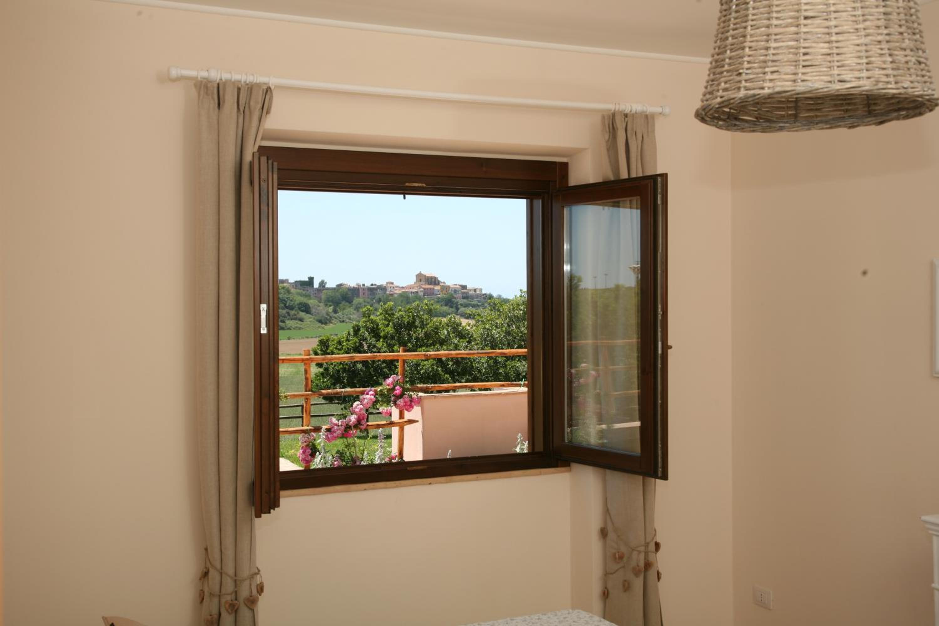 Two-Bedroom Apartment (4 Adults) photo 3