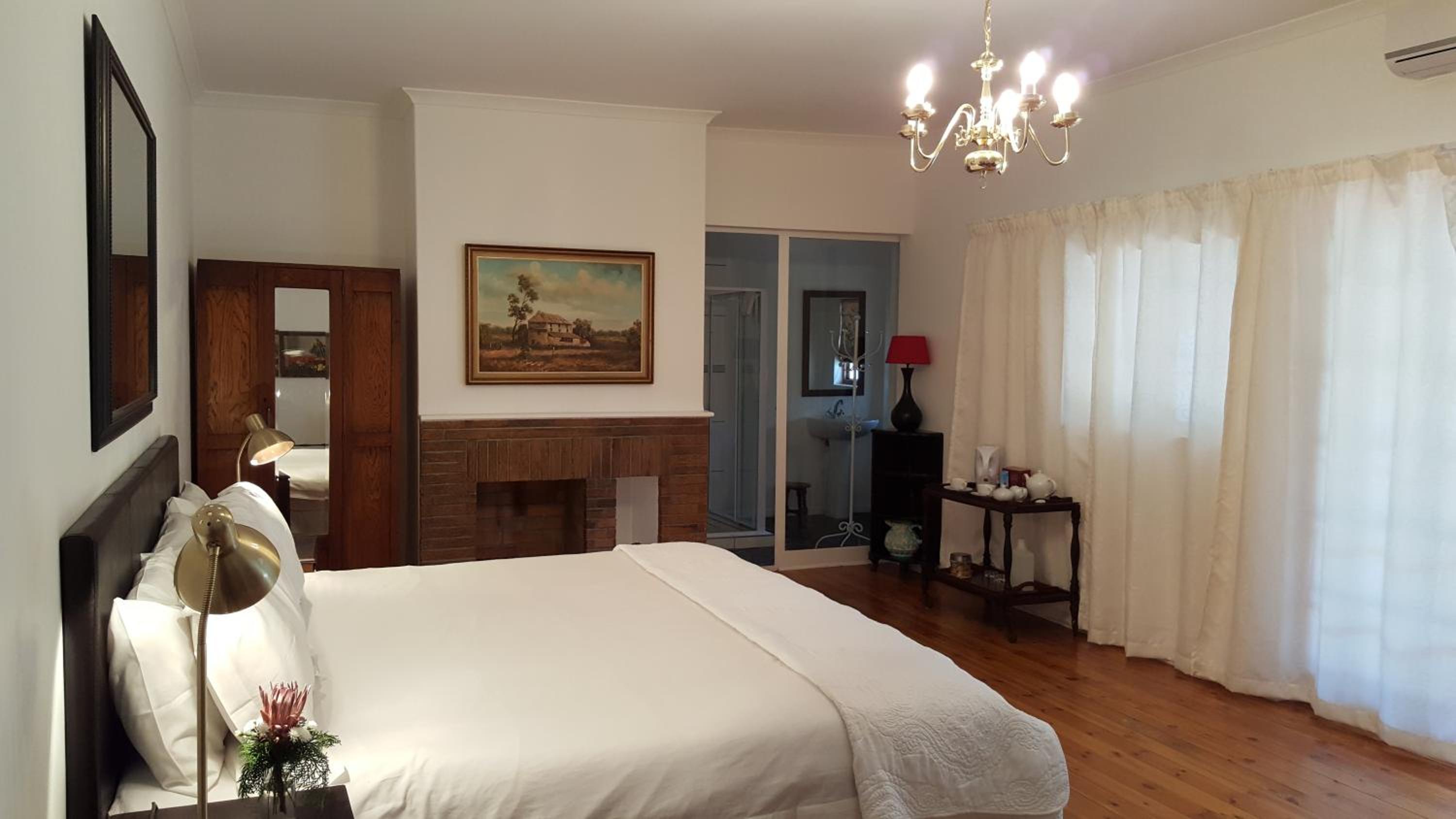 Luxury King Room - Photo 5