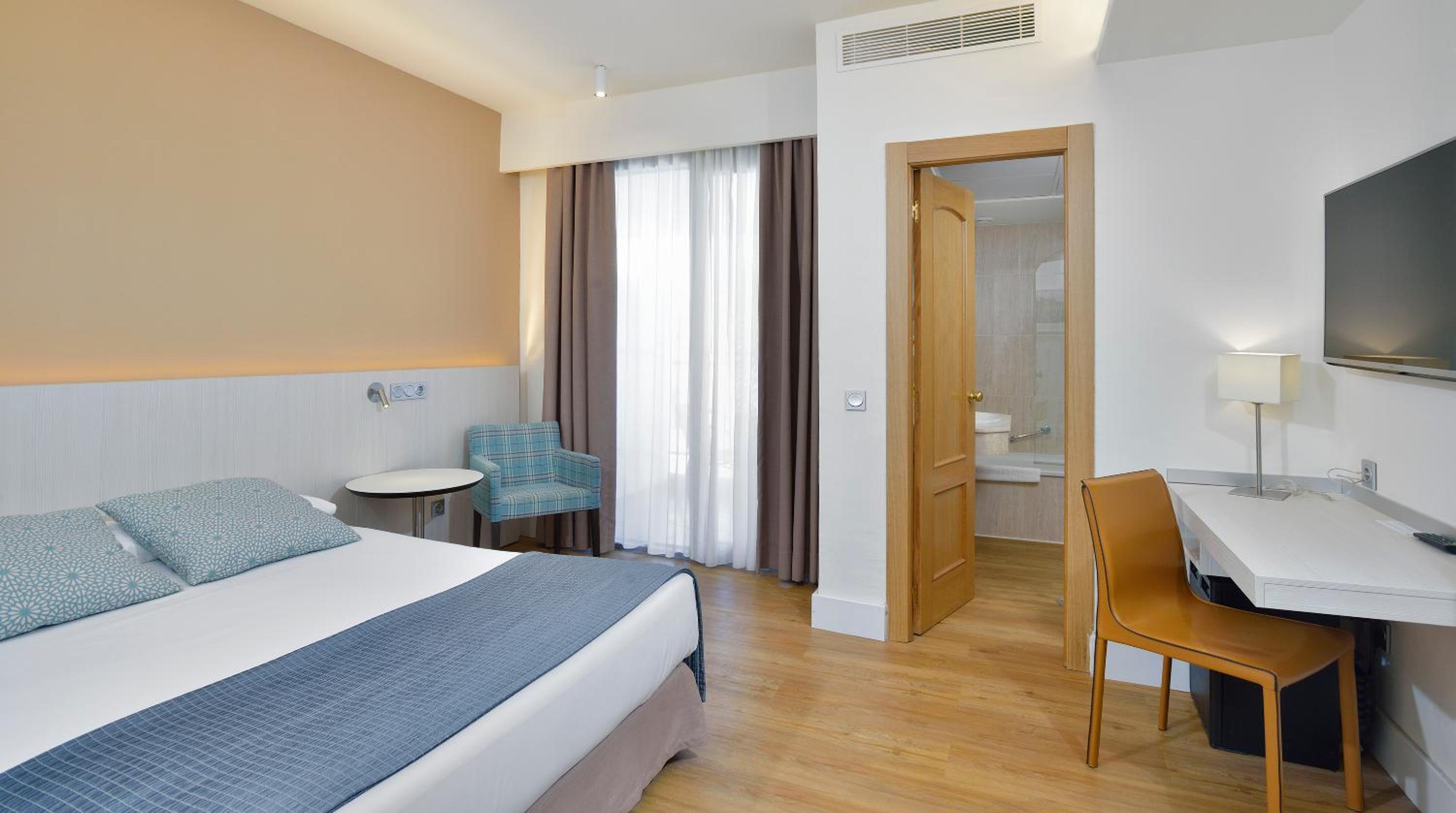 Sol Room - Photo 1
