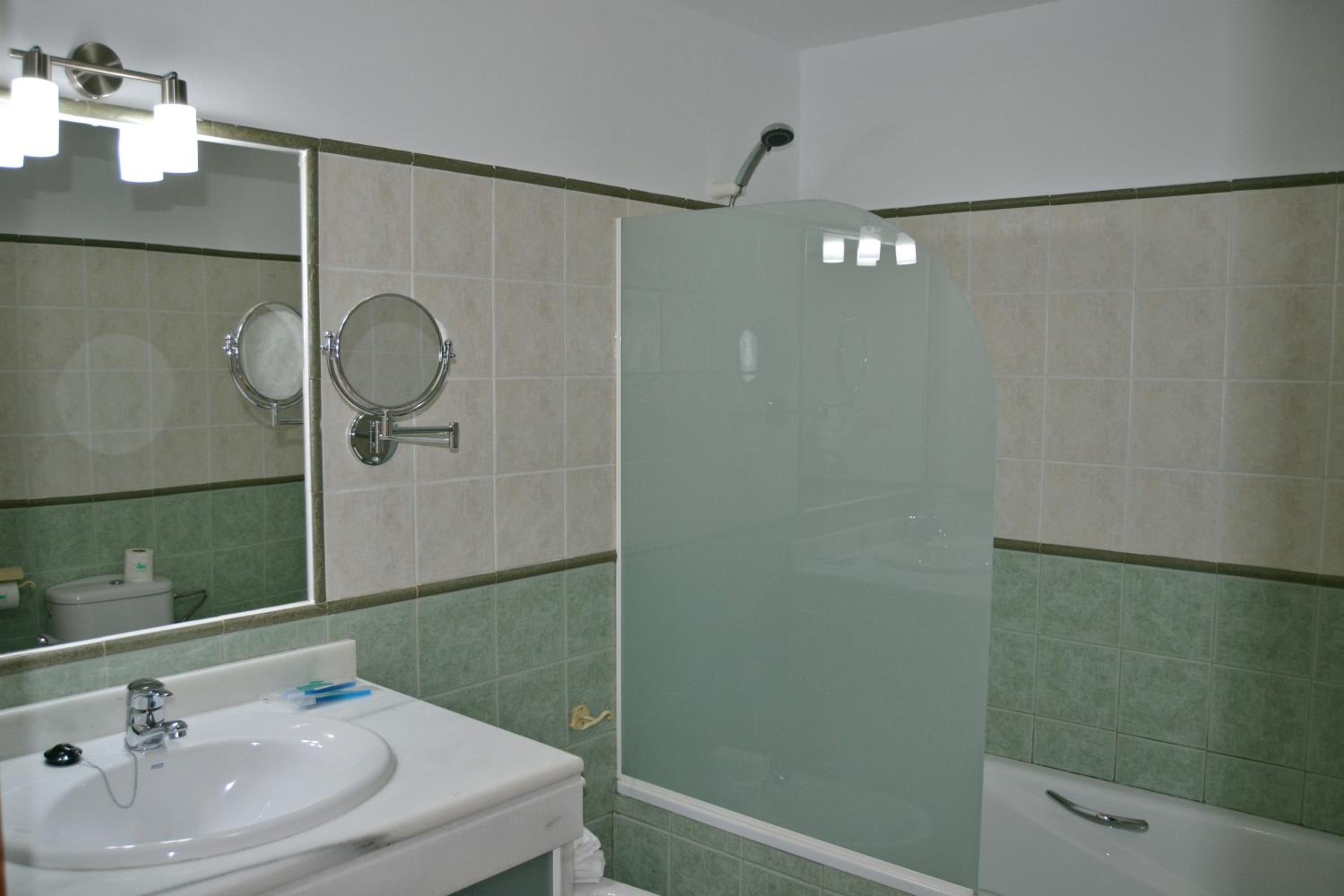 Standard Twin Room photo 2