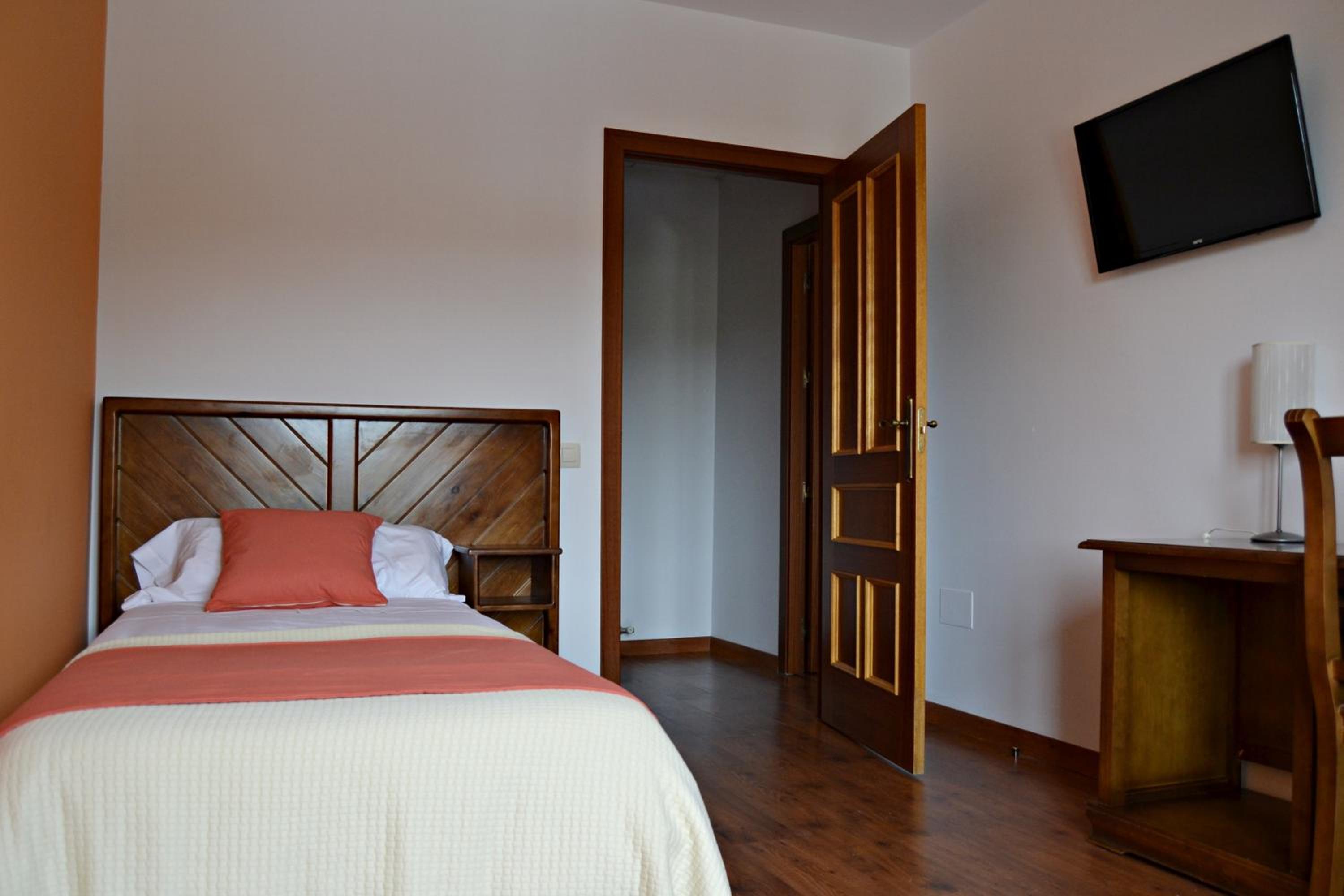 Single Room photo 2
