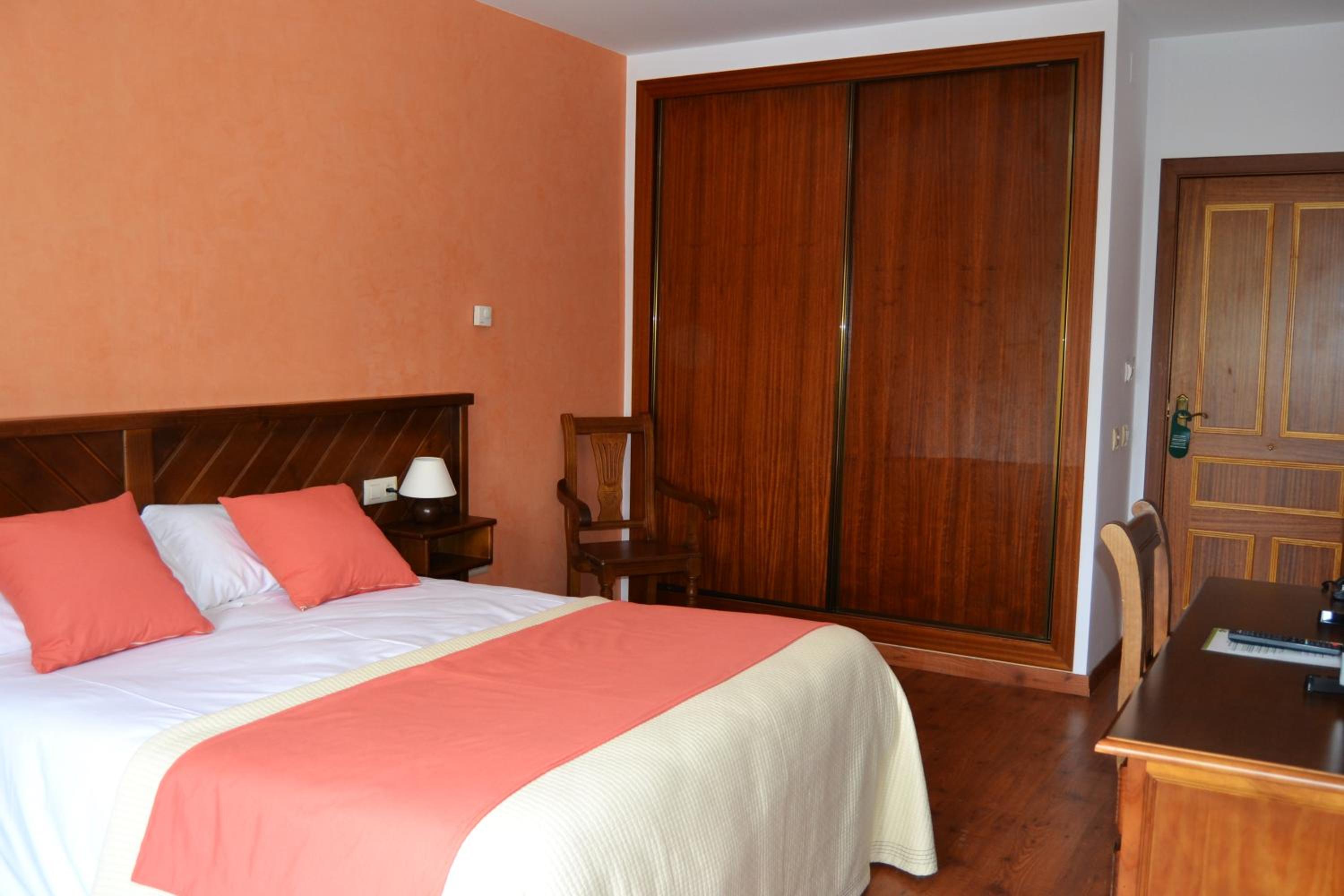 Standard Double Room photo 2