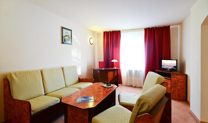 Suite - Photo 4