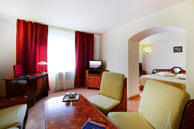 Suite - Photo 3