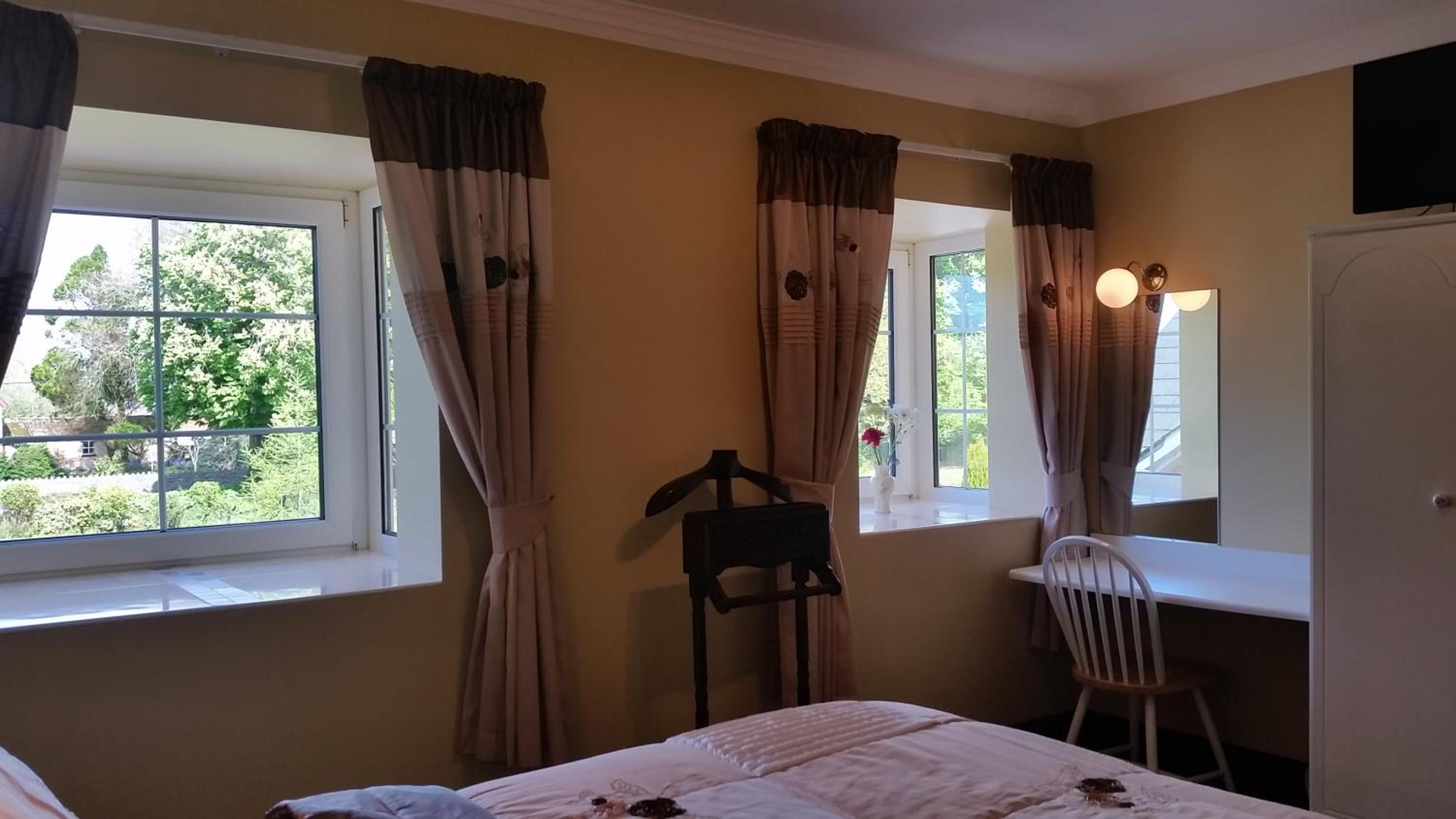 Double Room with Garden View - Photo 4