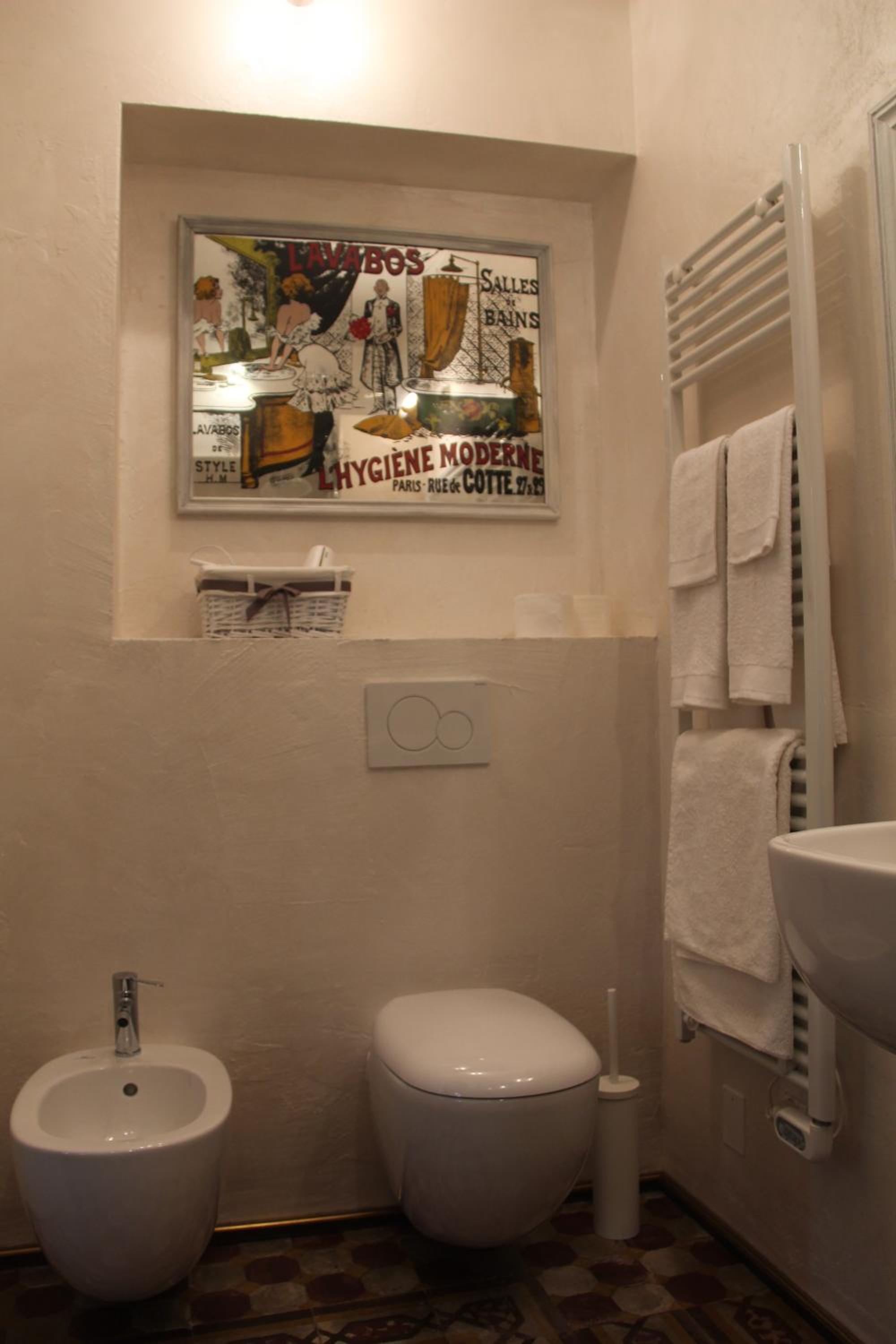 Family Room - Photo 10