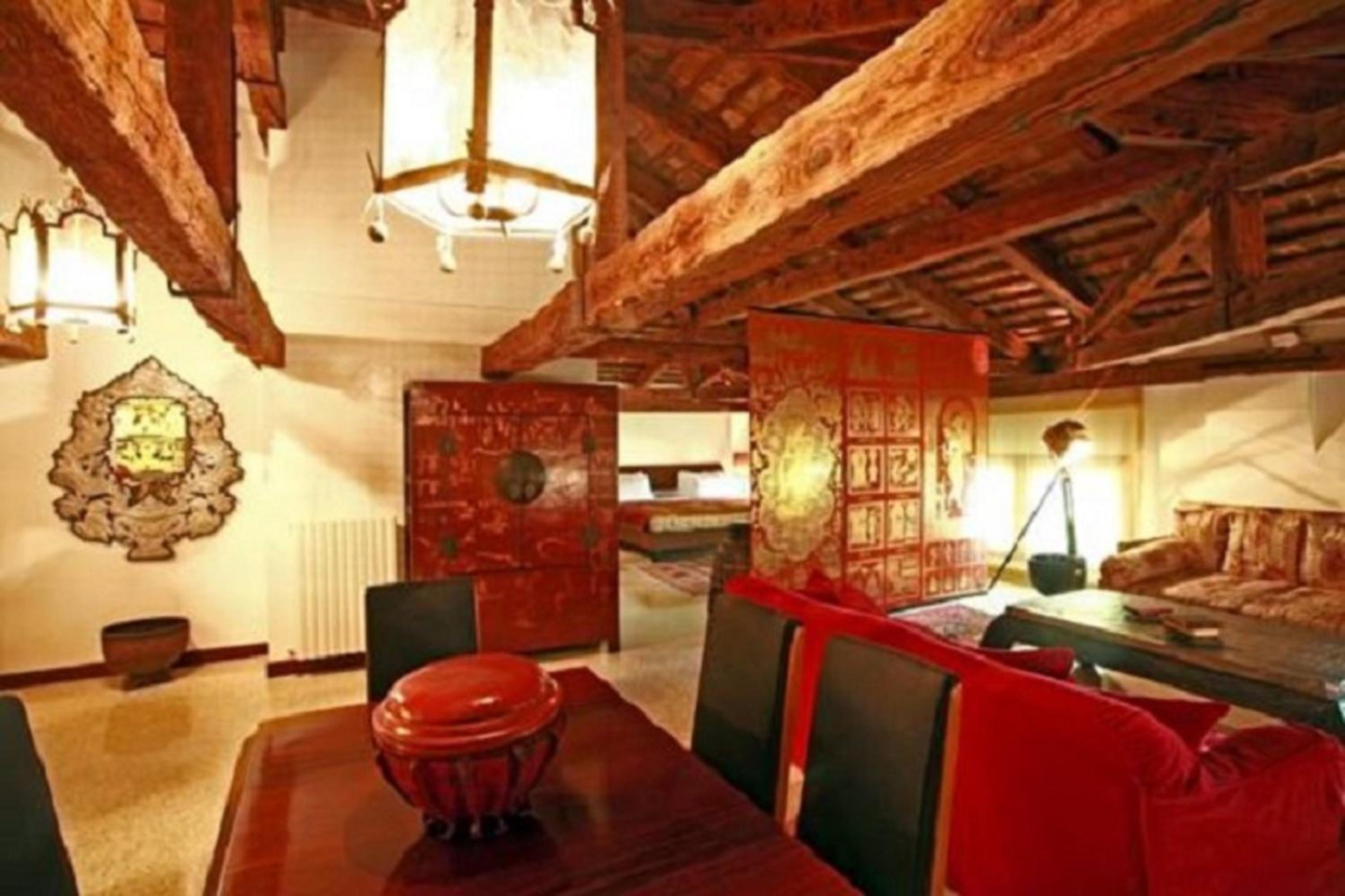 Deluxe Suite photo 3