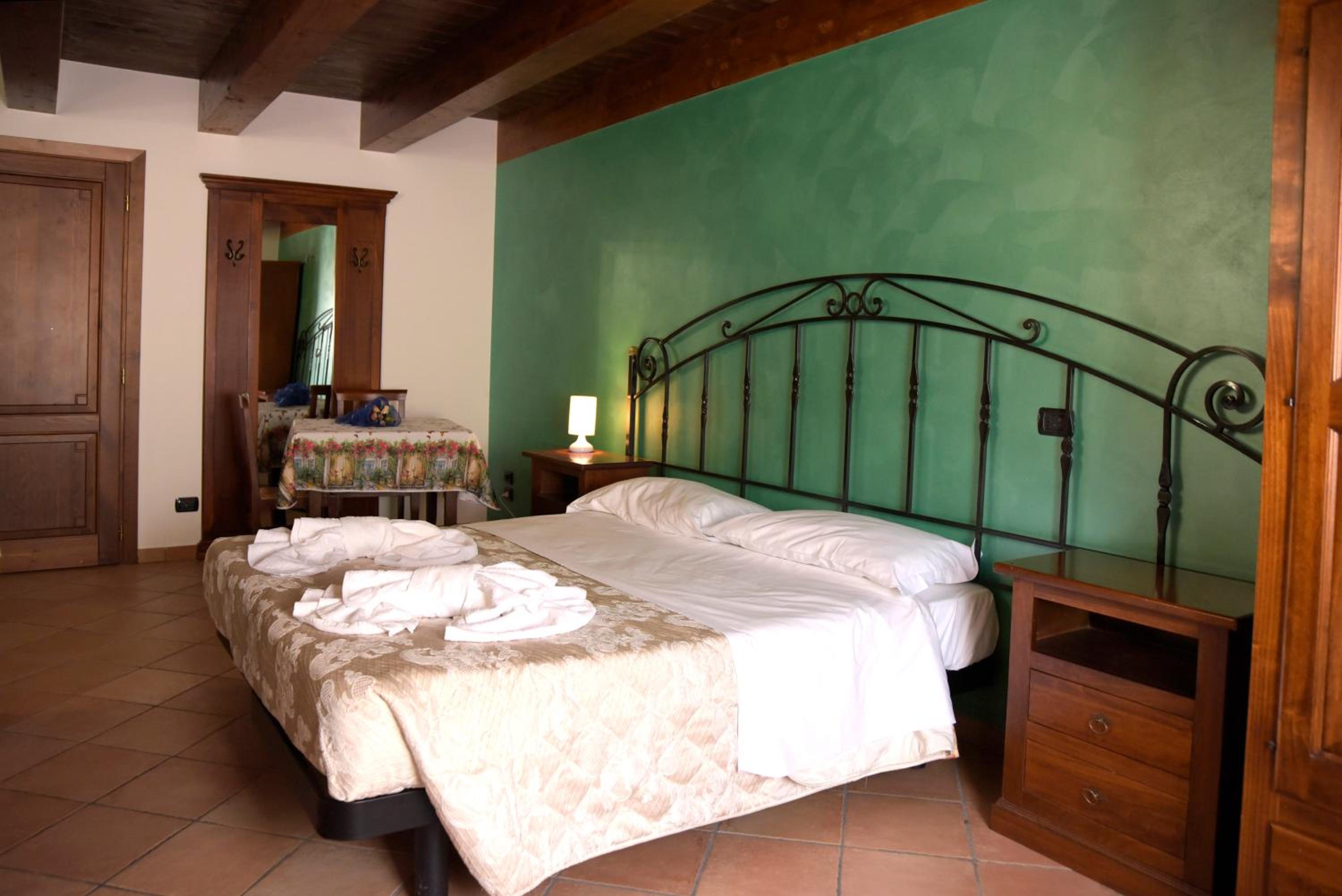 Double or Twin Room with Bathroom photo 2