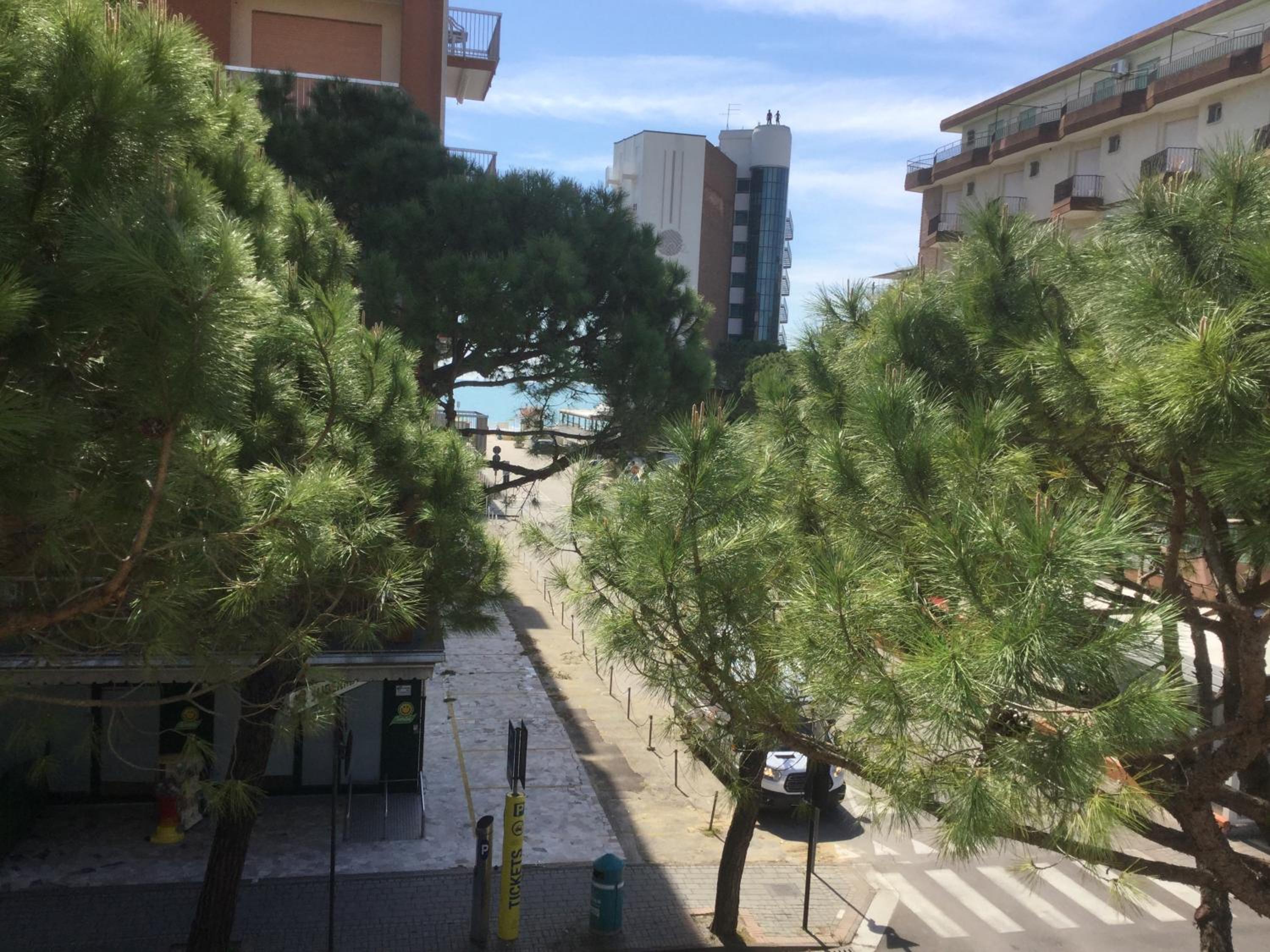 Double or Twin Room with Balcony and View - Photo 18