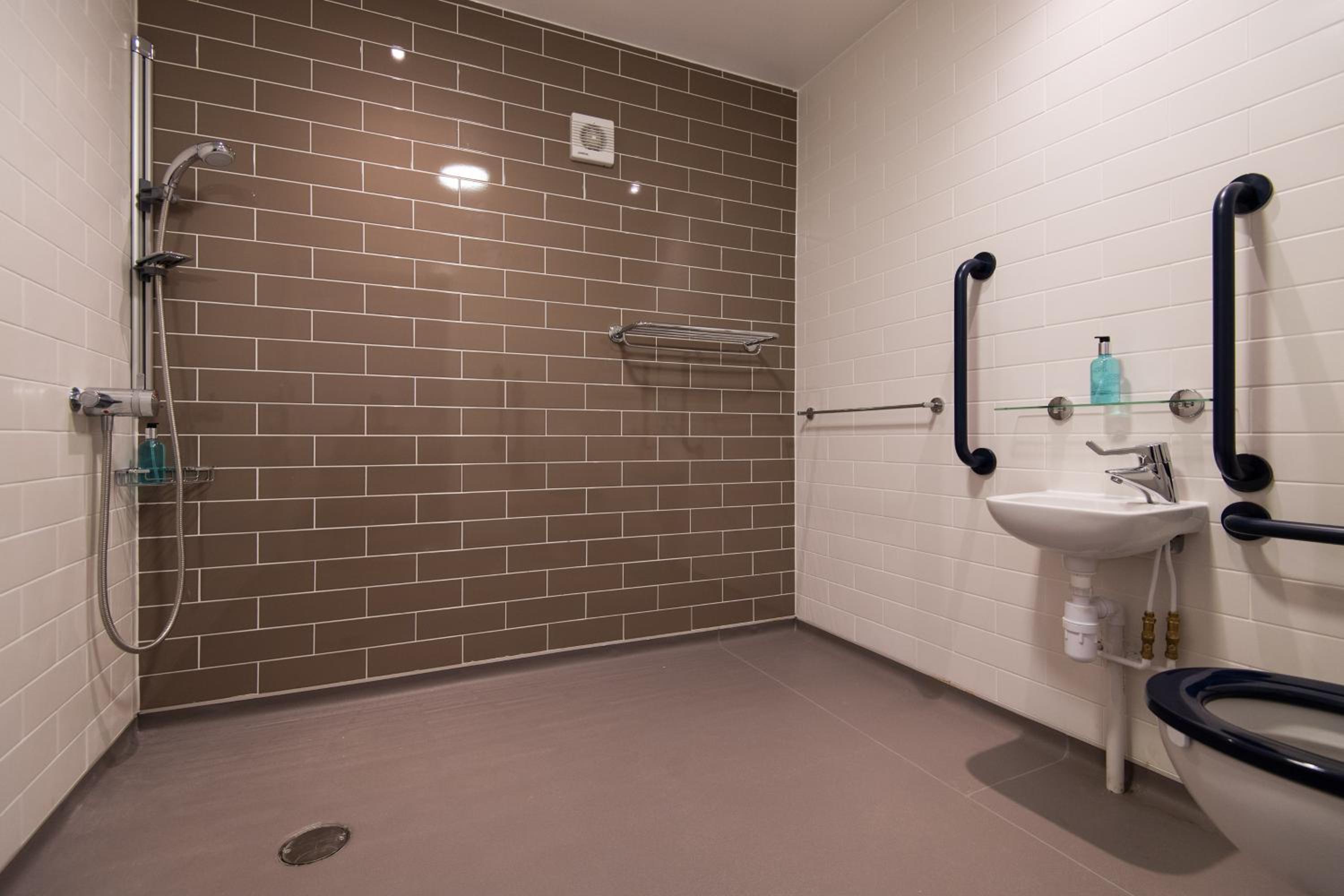Double Room - Disability Access - Photo 5