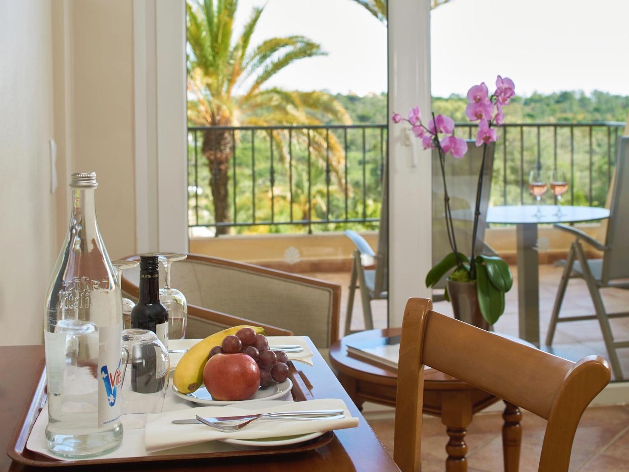 Double Room with Garden View - Photo 9