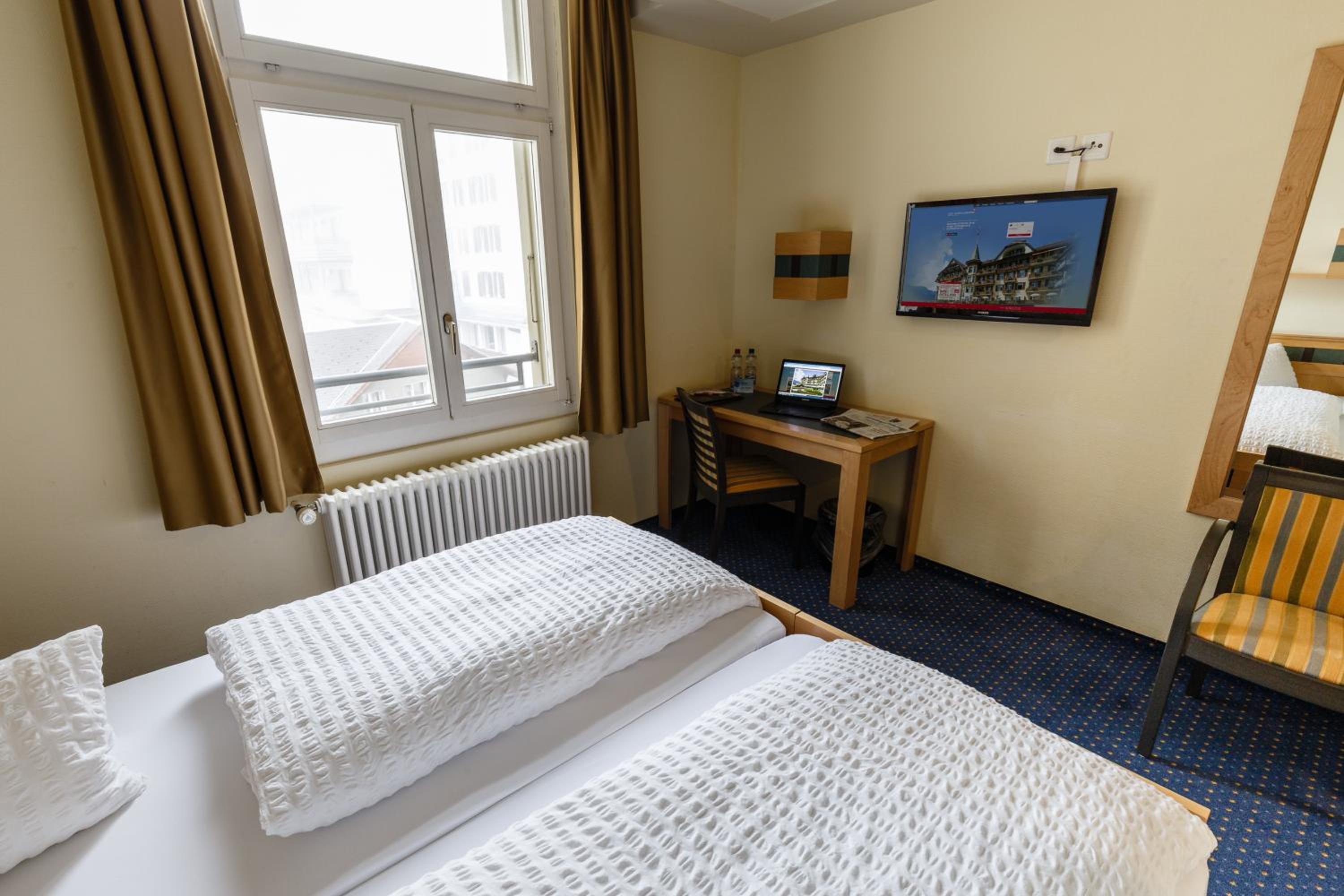Economy Double Room - Photo 4