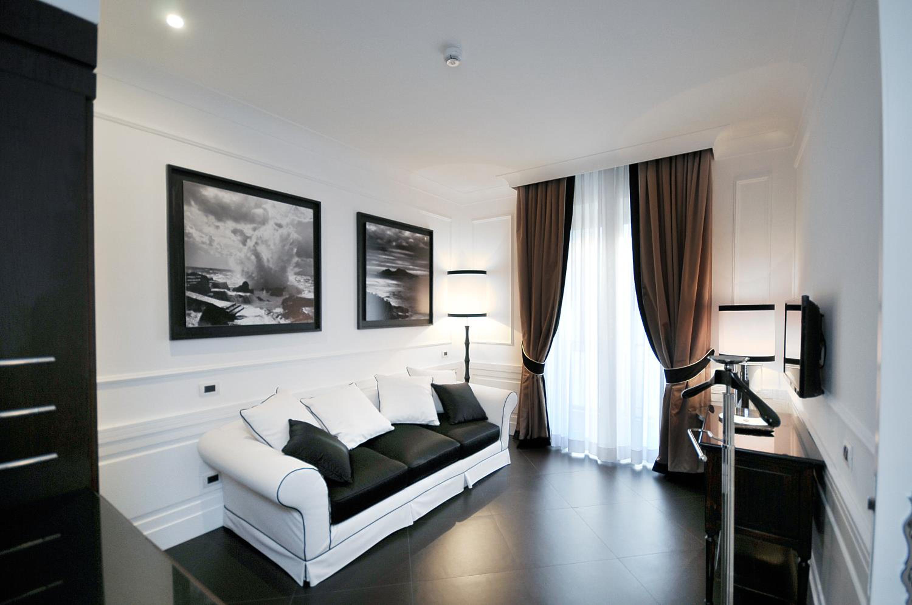 Suite - Photo 5