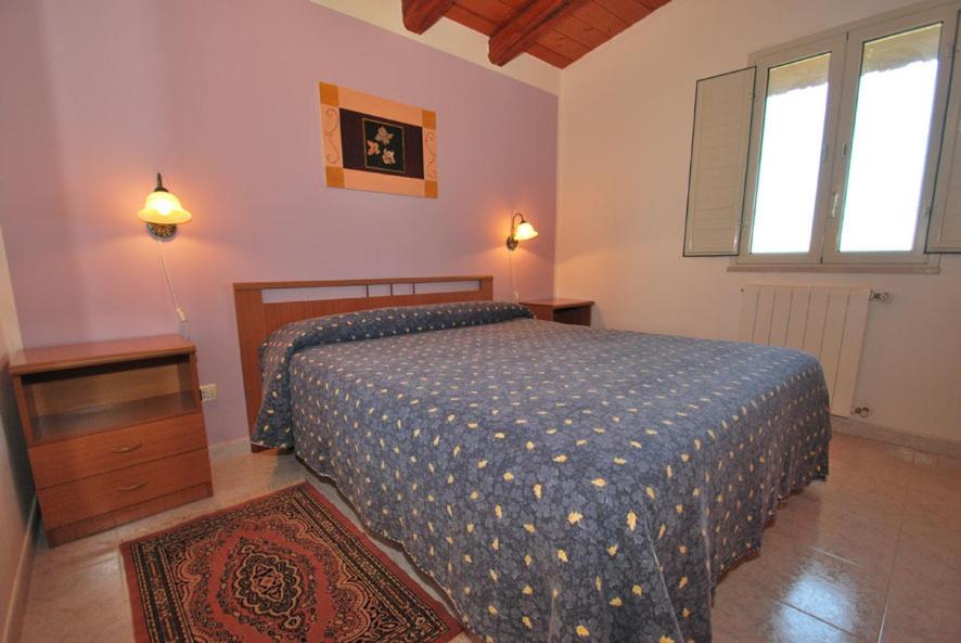 One-Bedroom Apartment - Photo 1