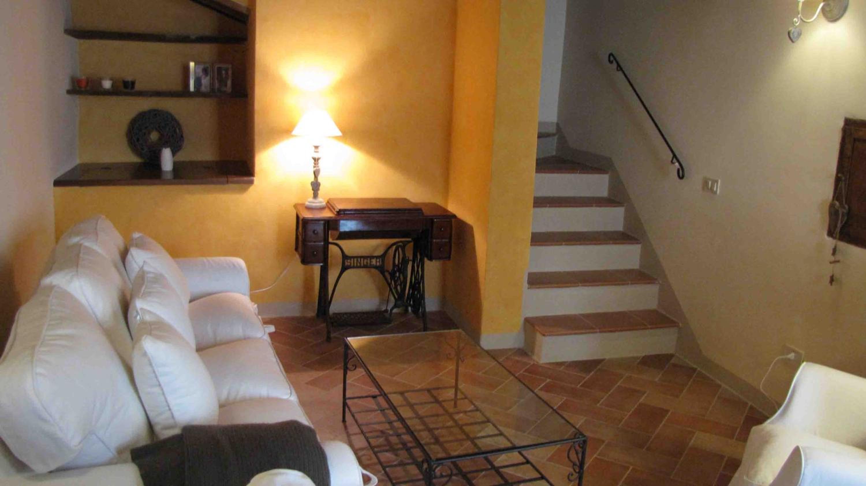Two-Bedroom House - Photo 20