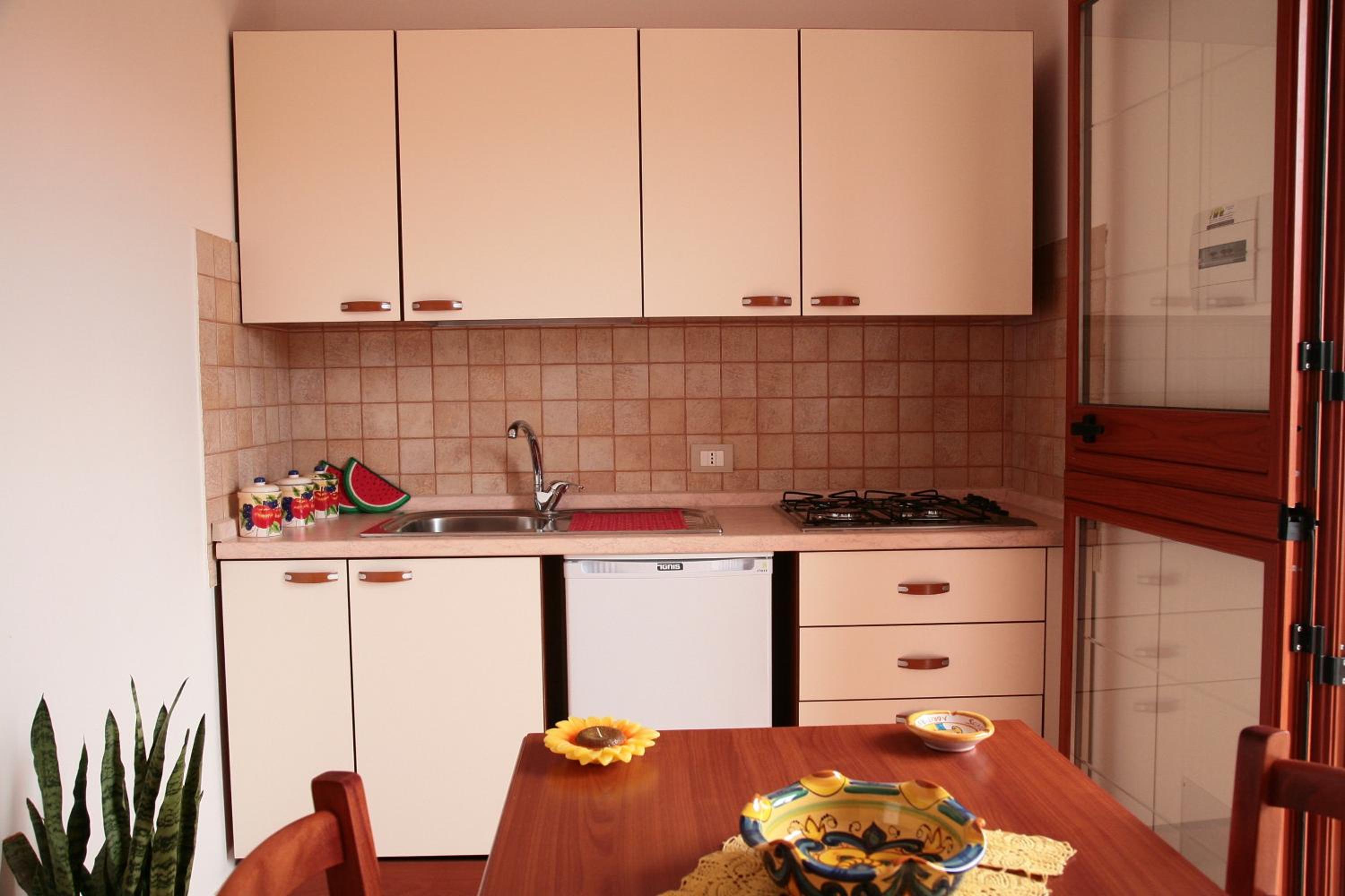 One-Bedroom Apartment - Photo 3