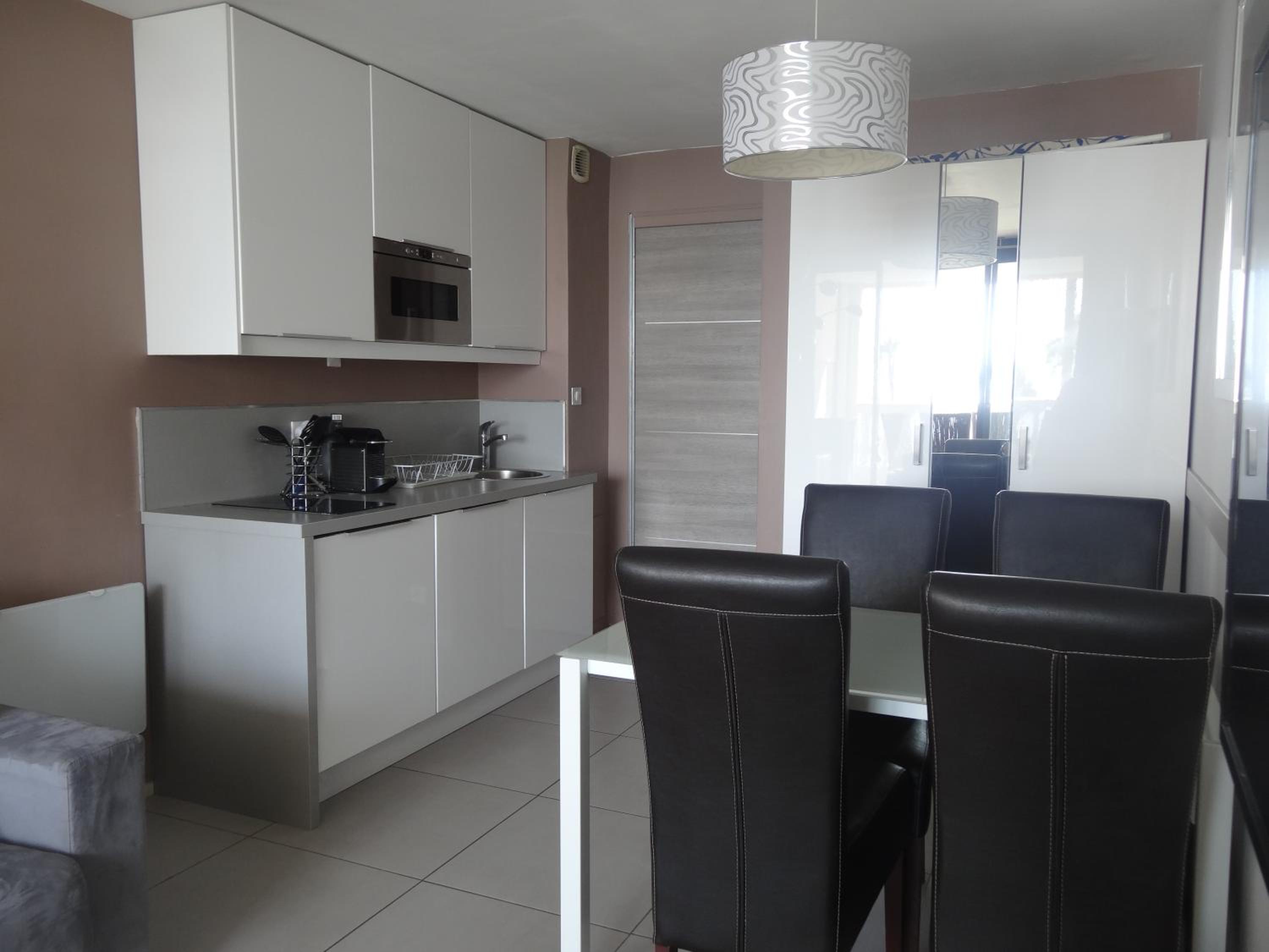 Apartment with Sea View photo 2
