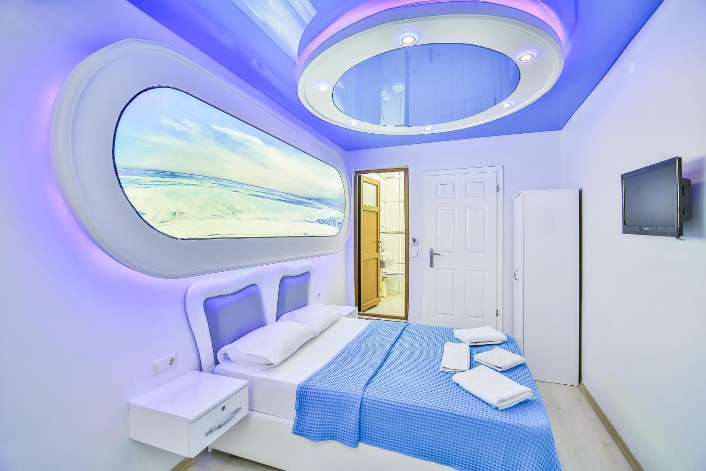 Standard Triple Room with City View - Photo 1