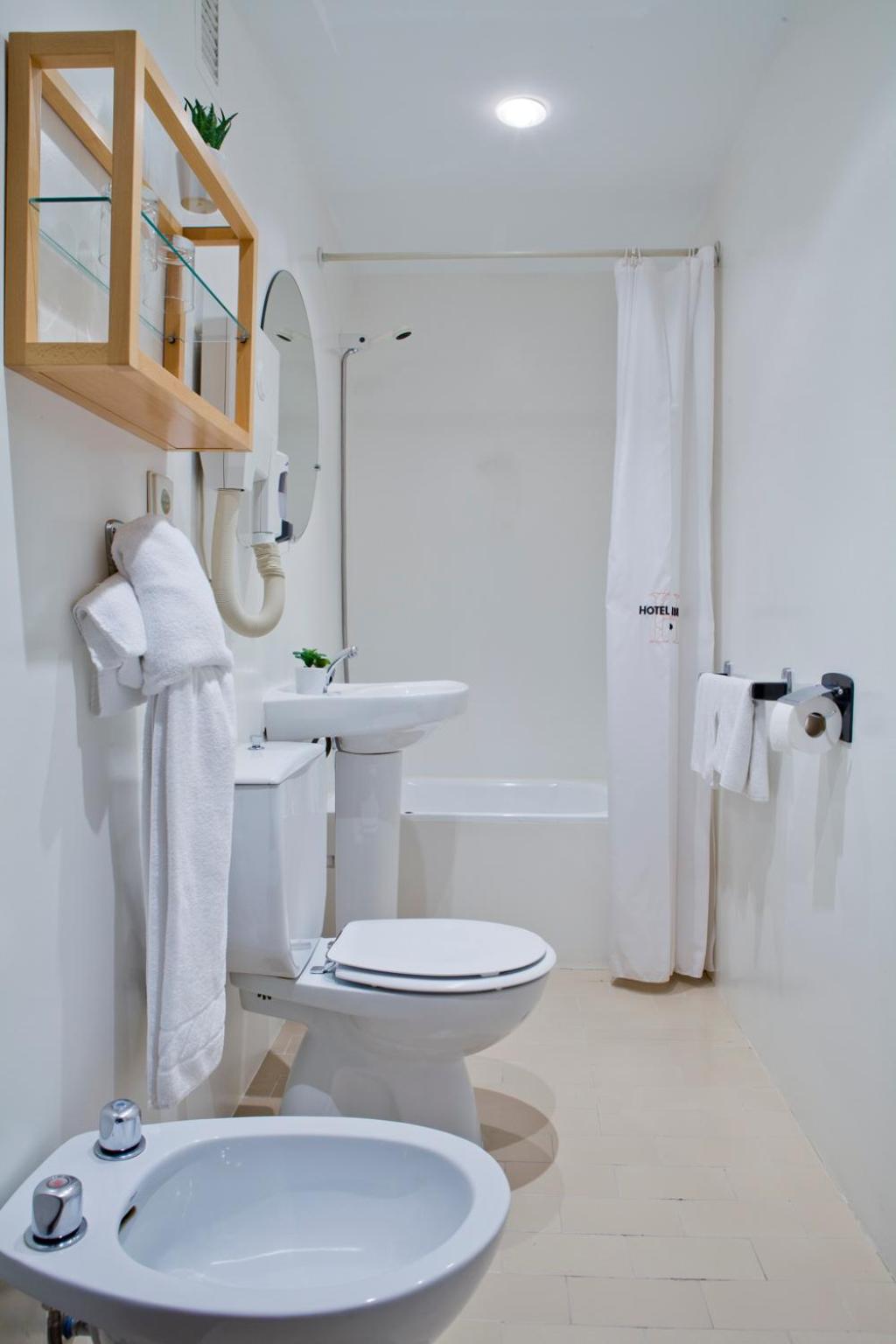 Double Room with Extra Bed photo 3