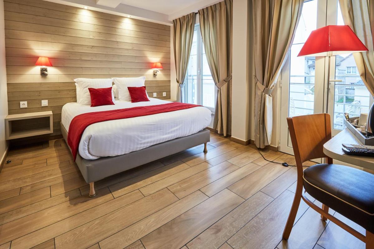 Double Room with Balcony and Village View photo 1