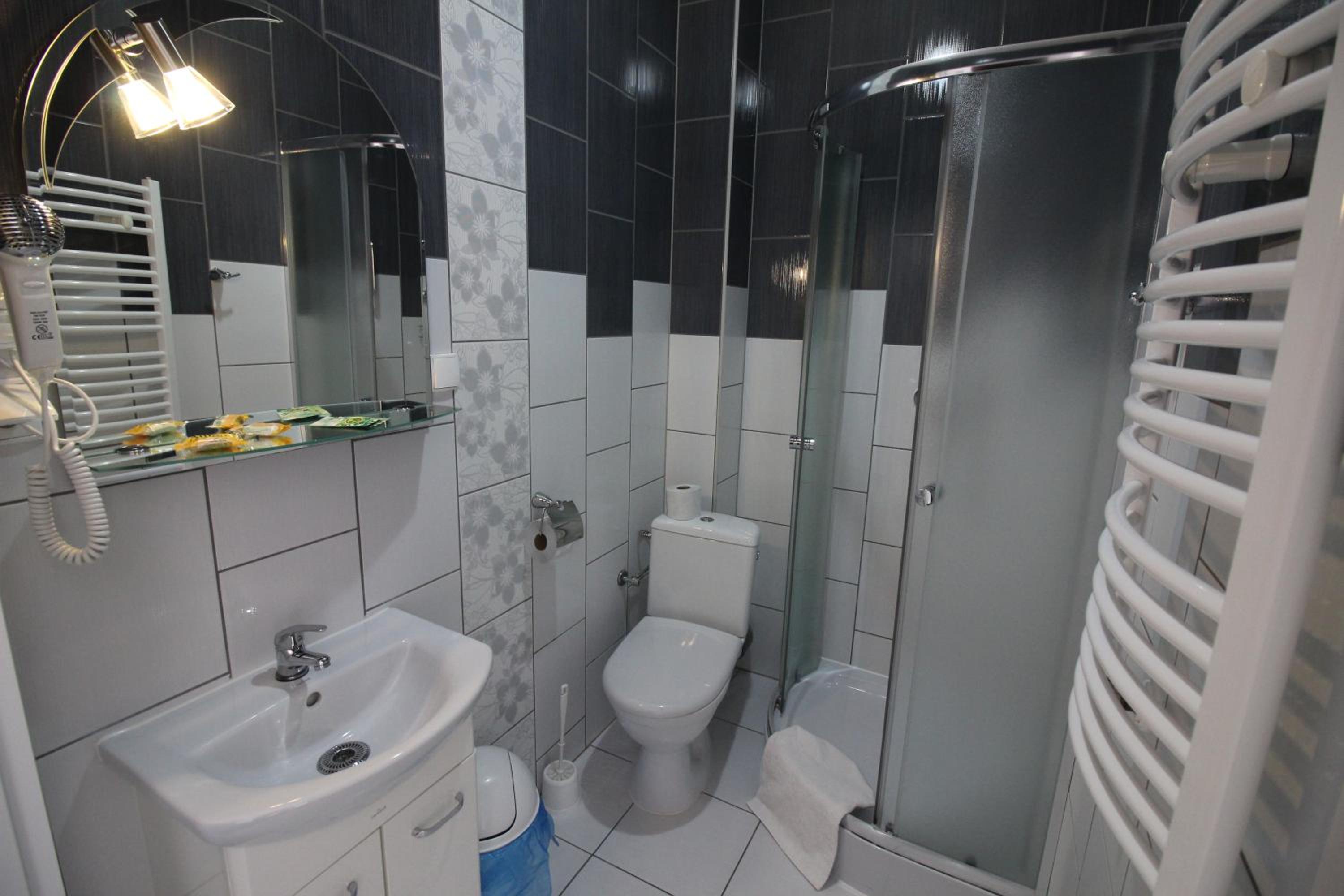 Small Double or Twin Room with Balcony photo 1