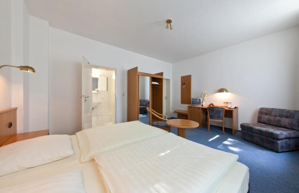 Triple Room - Photo 3