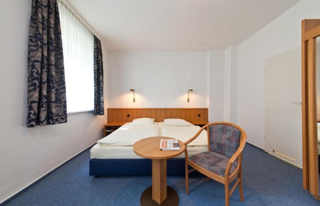 Triple Room - Photo 7