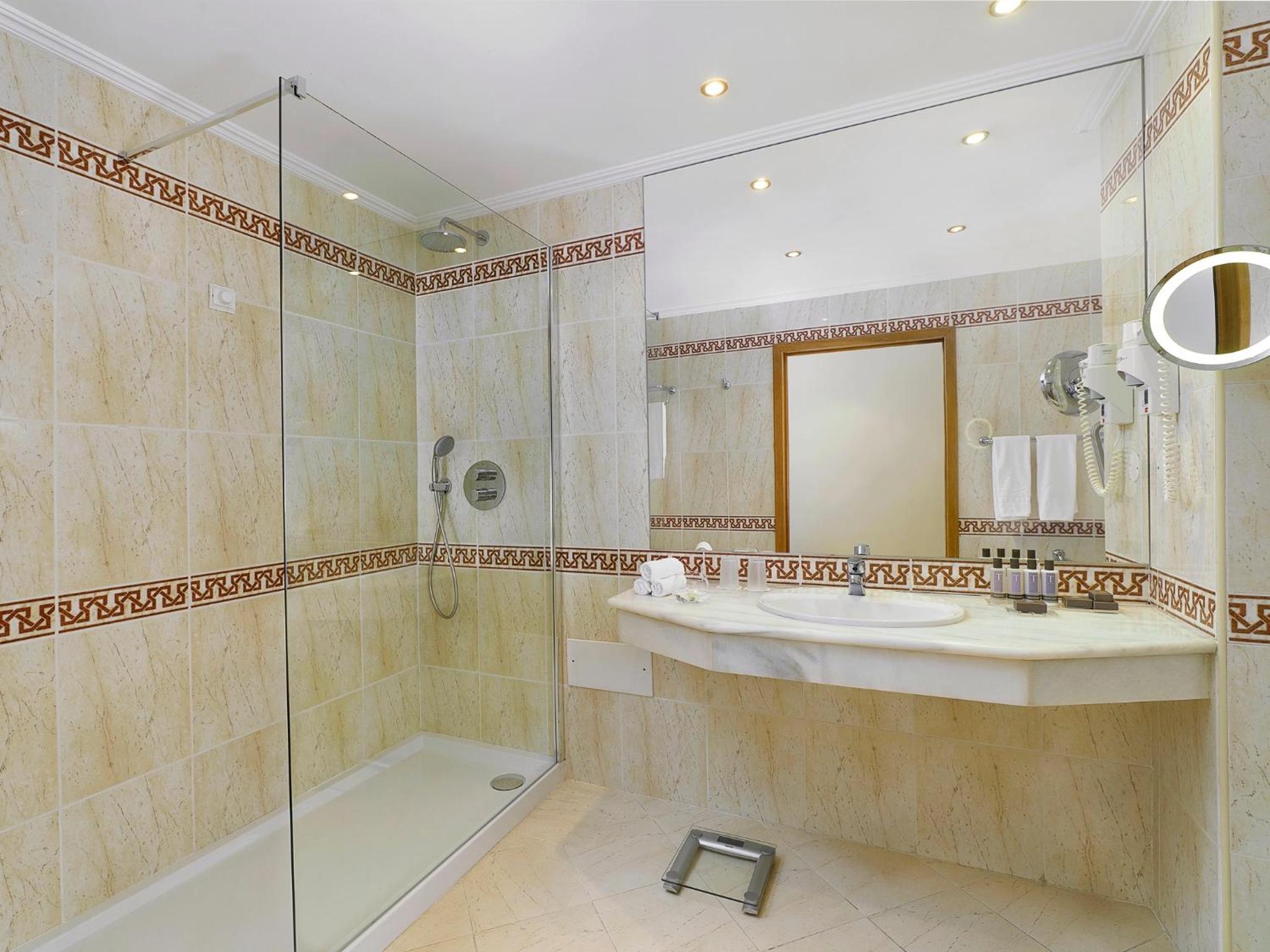 Double Room with Garden View - Photo 7