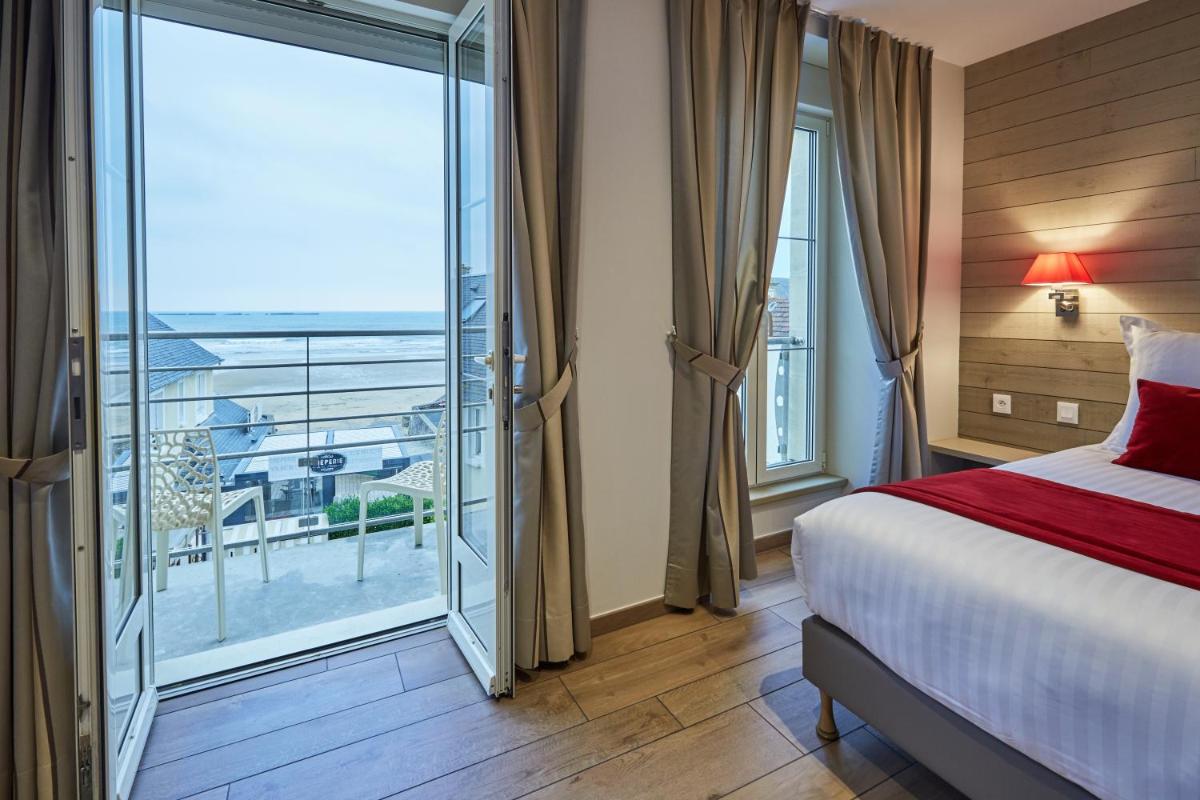 Superior Double or Triple Room with Sea View photo 1