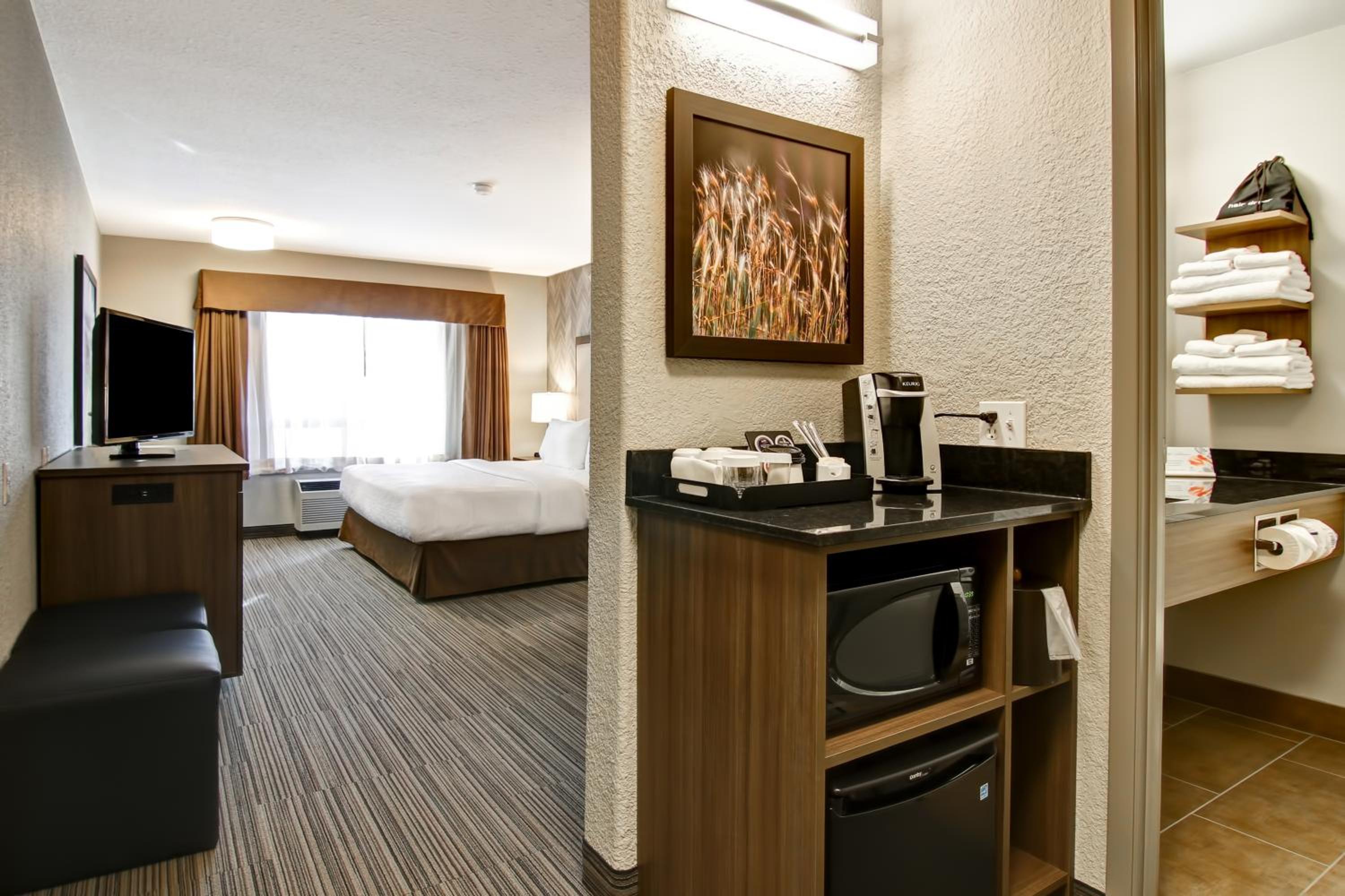 Deluxe King Room photo 3
