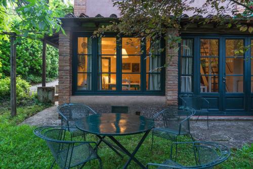 Apartment with Private Garden - Annex photo 2