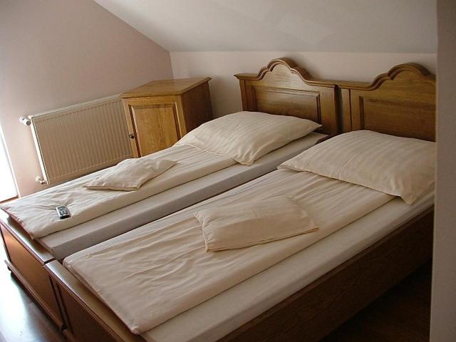 Twin Room with Private Bathroom