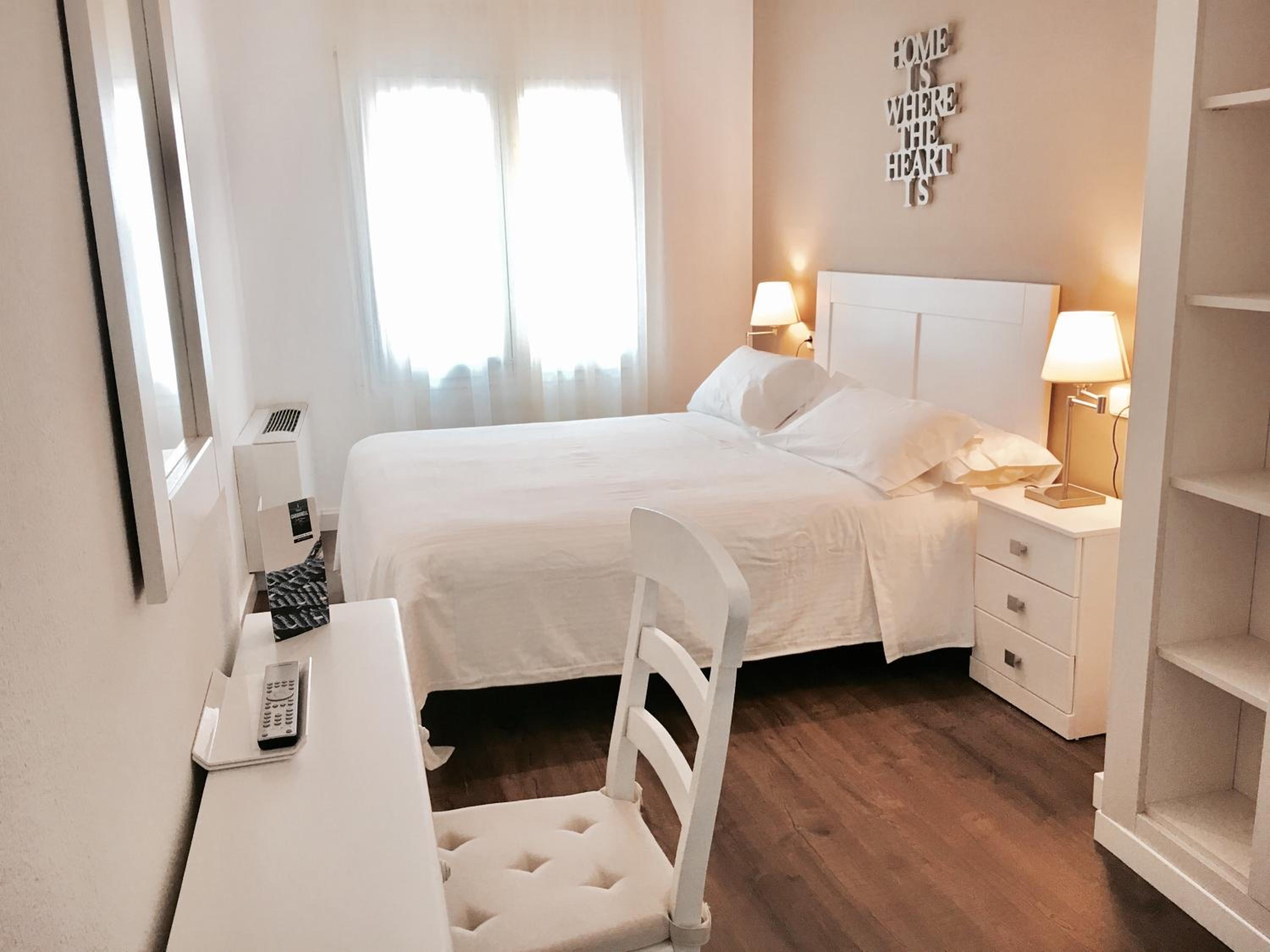 Double or Twin Room photo 3