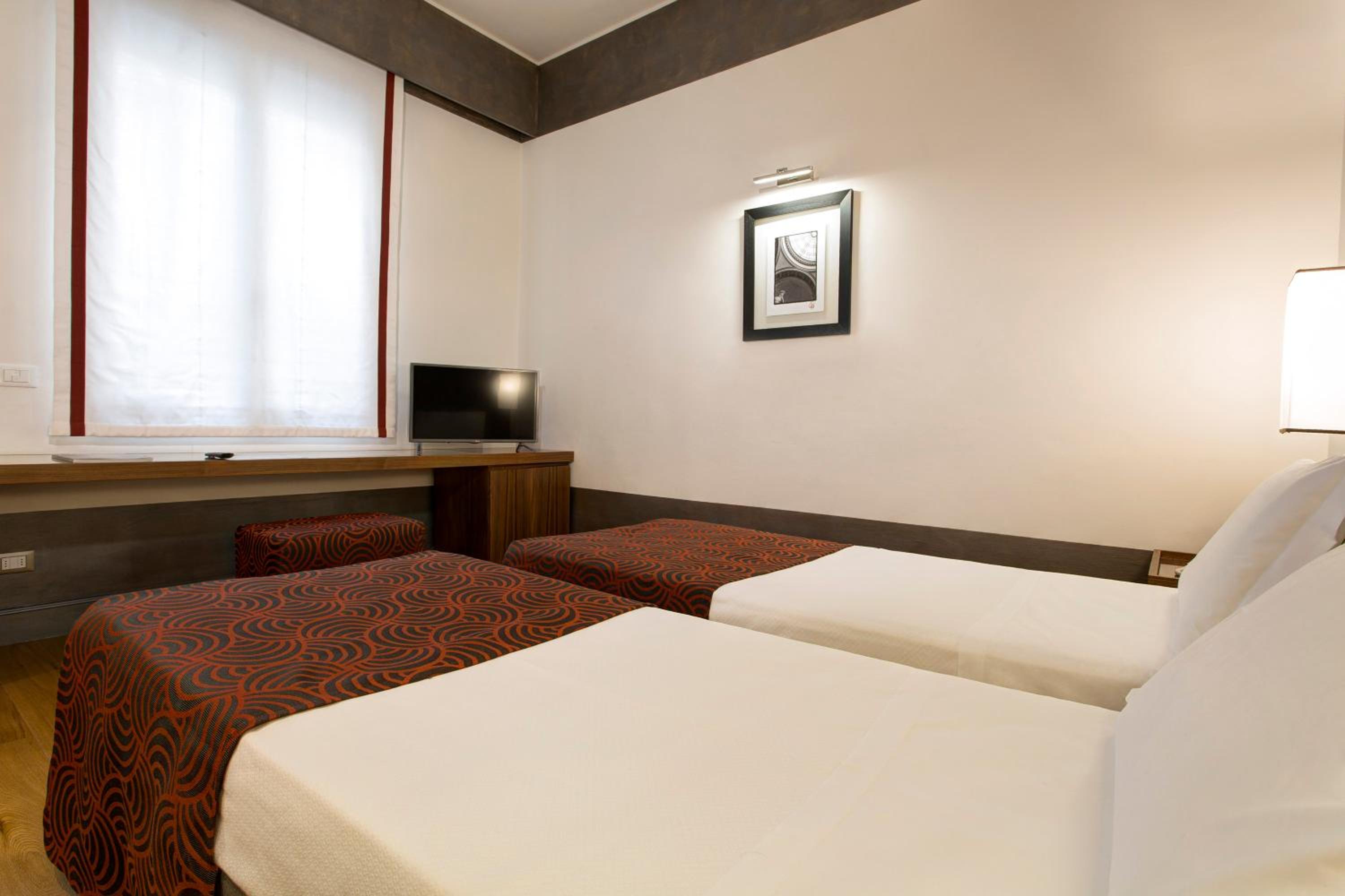 Small Double or Twin Room photo 1
