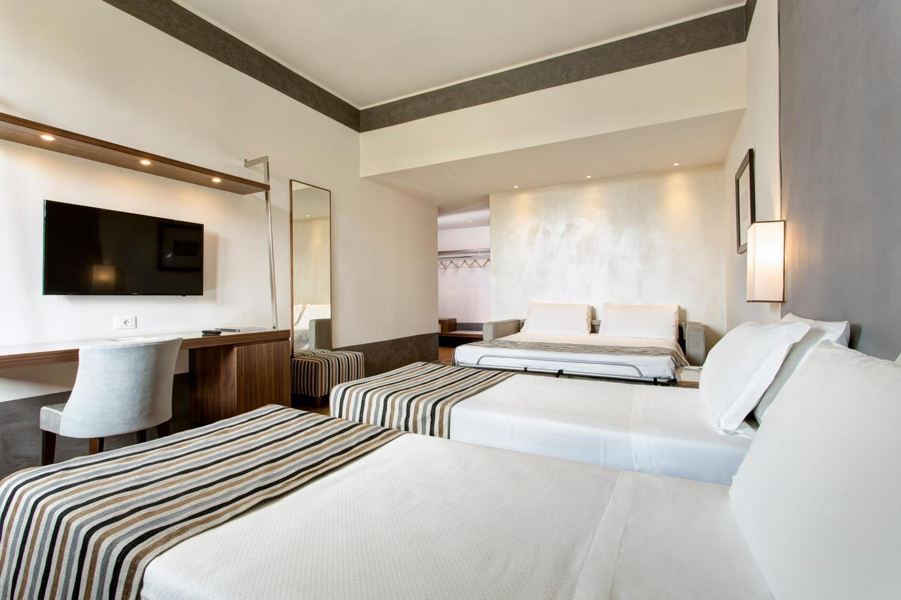 Quadruple Room photo 2