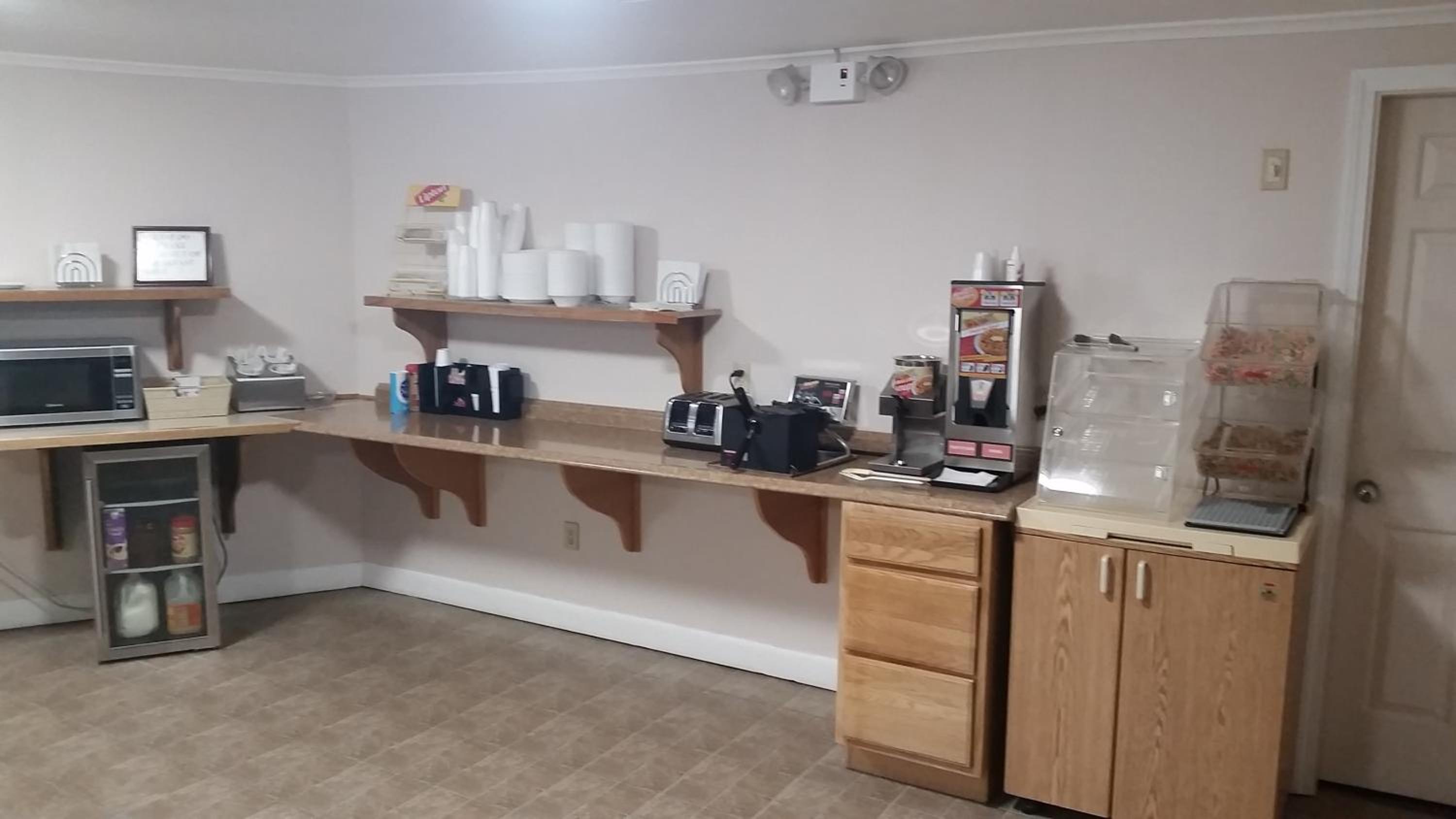 Queen Room photo 3