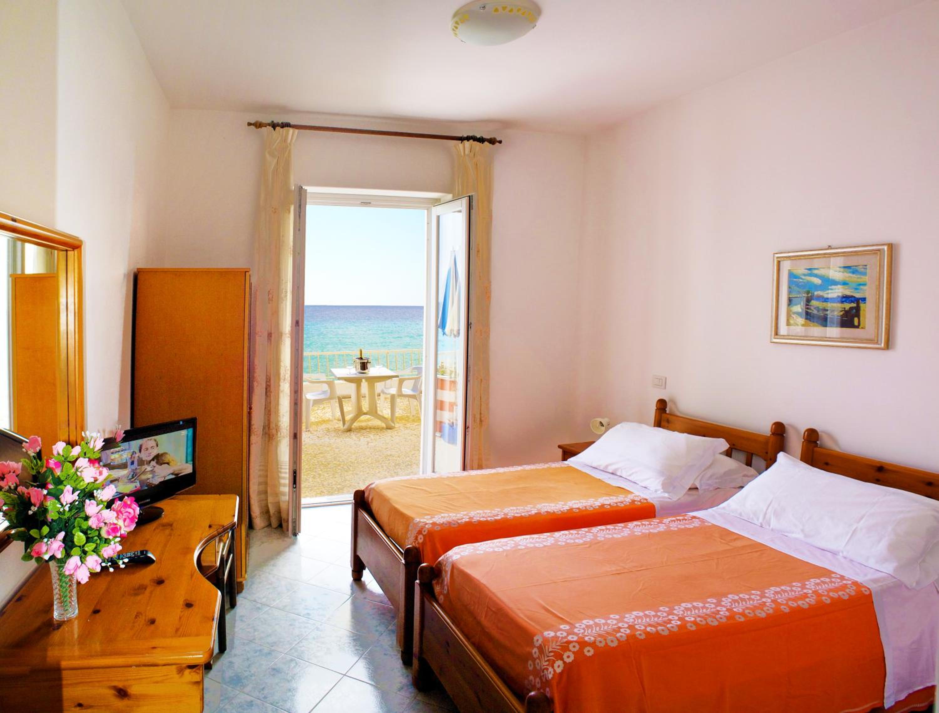 Double Room with Terrace - Sea View