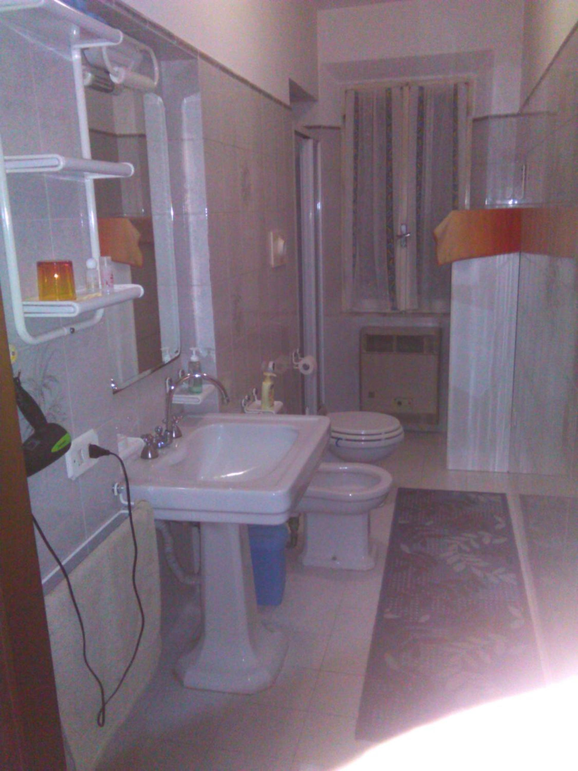 Deluxe Room (2 Adults + 1 Child) - Photo 5