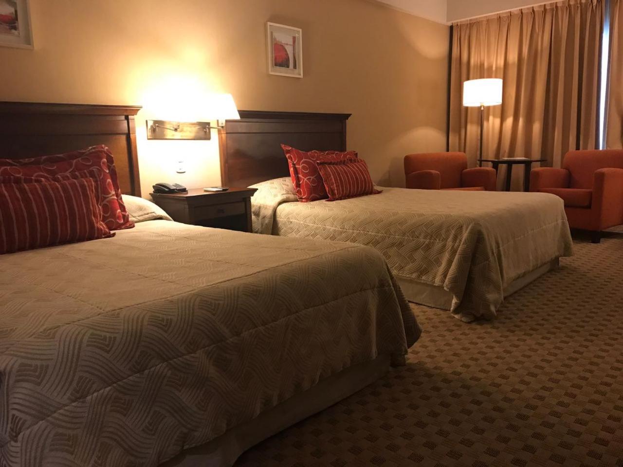 King Room with Two King Beds photo 1